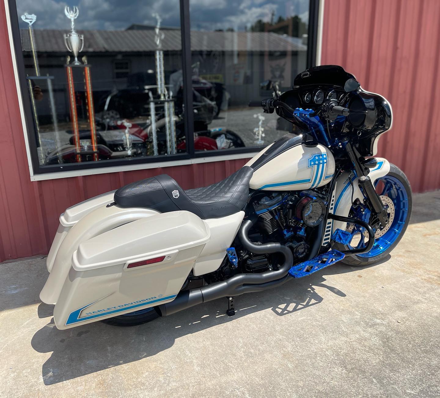 FXW Street Glide Hybrid