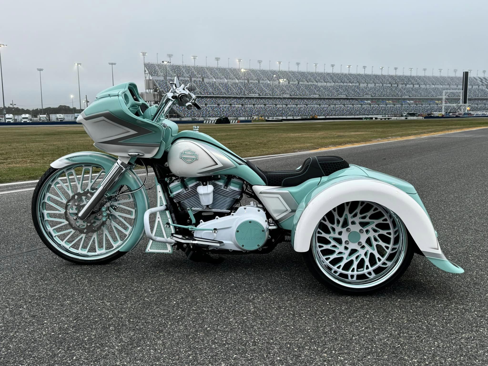 2023 26" Road Glide RG3 Trike