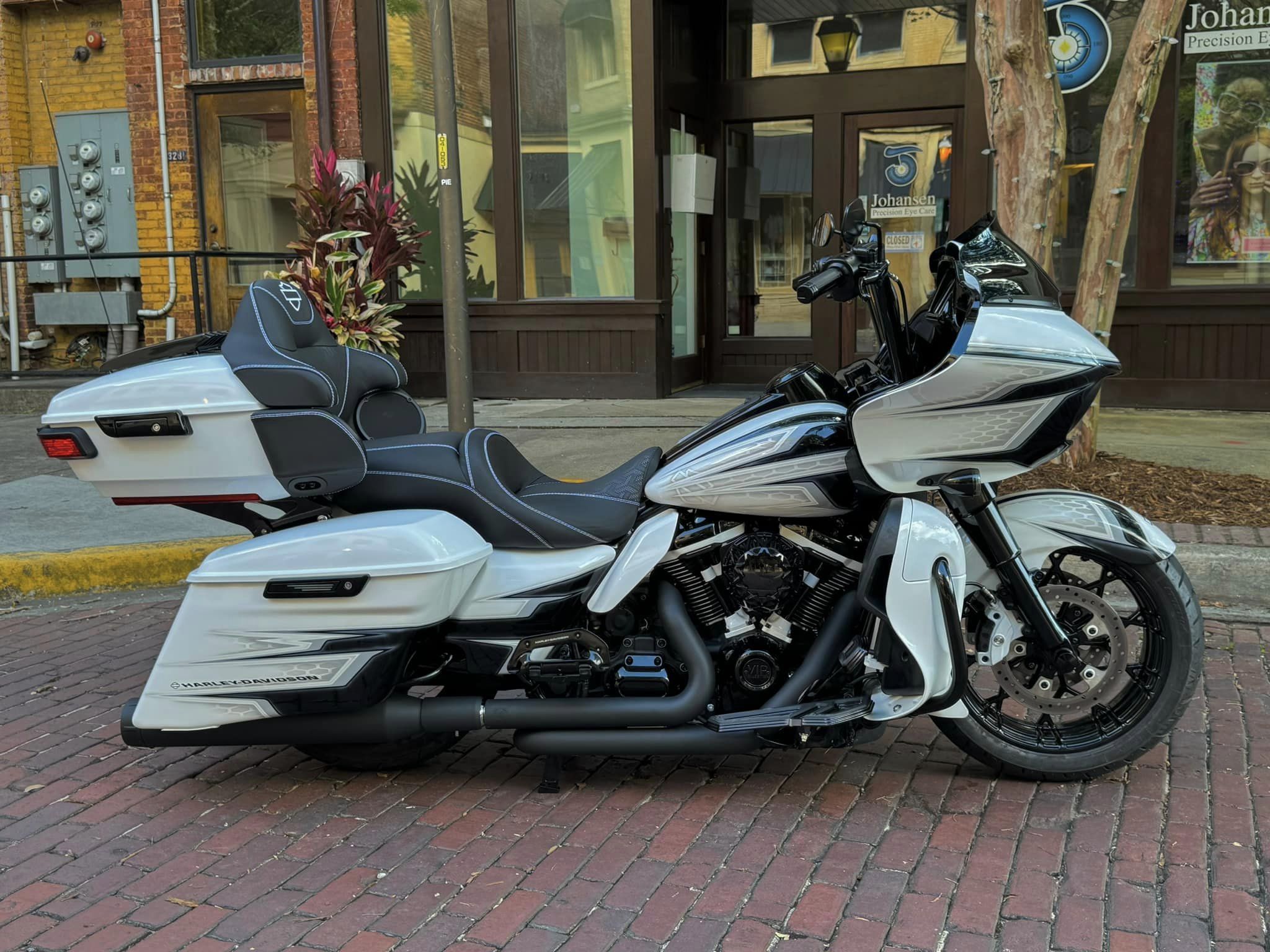 2022 Fat Tire Road Glide Limited