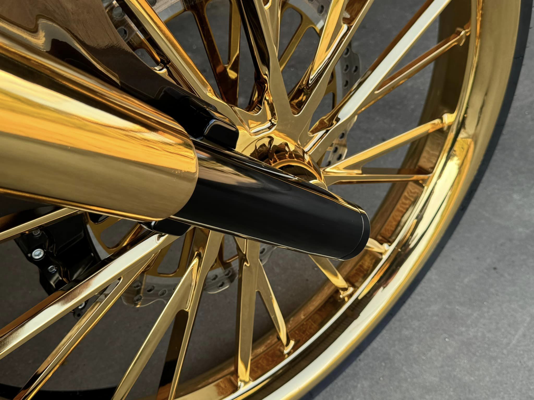 2017 30" VIP Luxury Street Glide