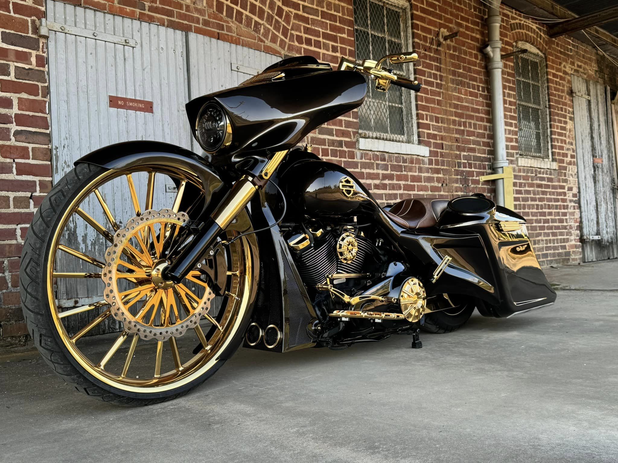 2017 30" VIP Luxury Street Glide