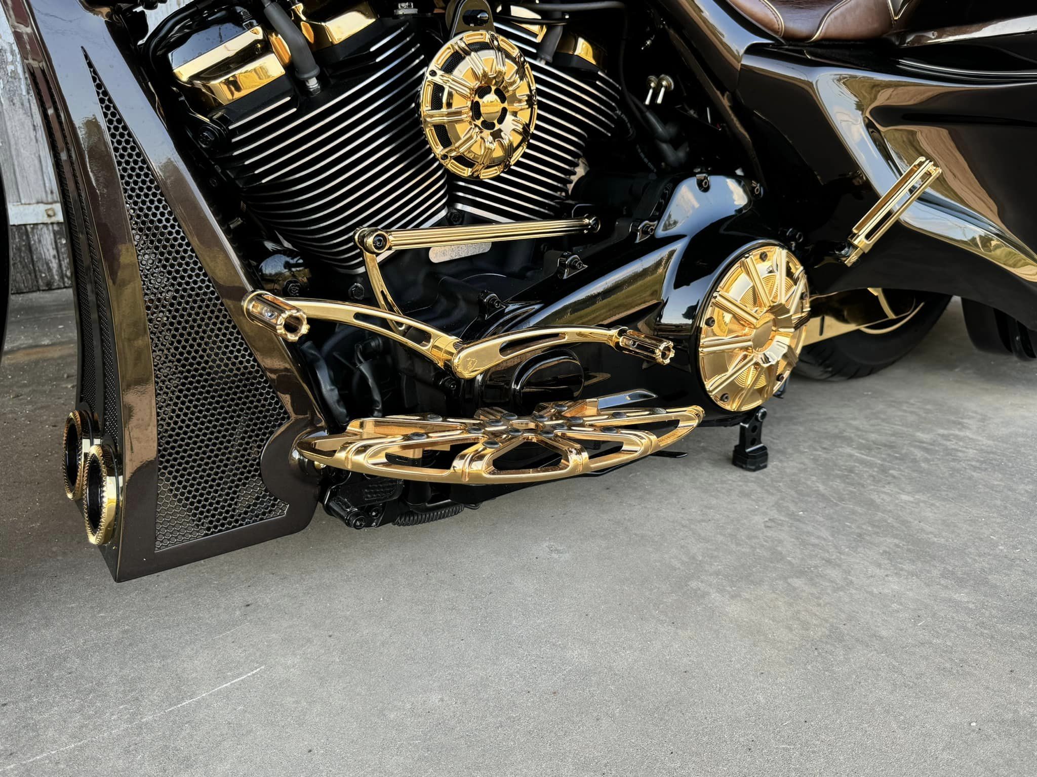 2017 30" VIP Luxury Street Glide