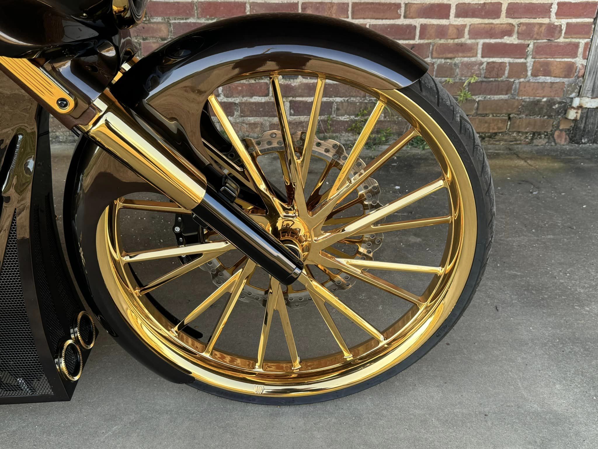 2017 30" VIP Luxury Street Glide