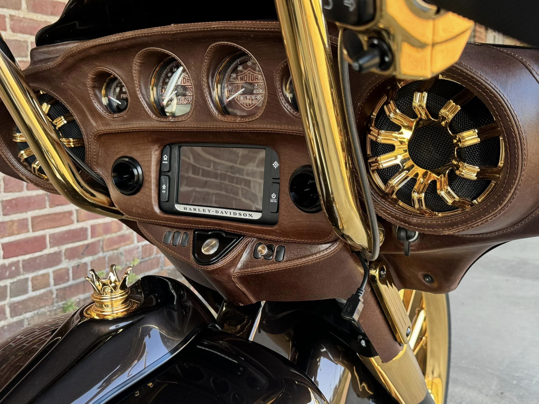 2017 30" VIP Luxury Street Glide