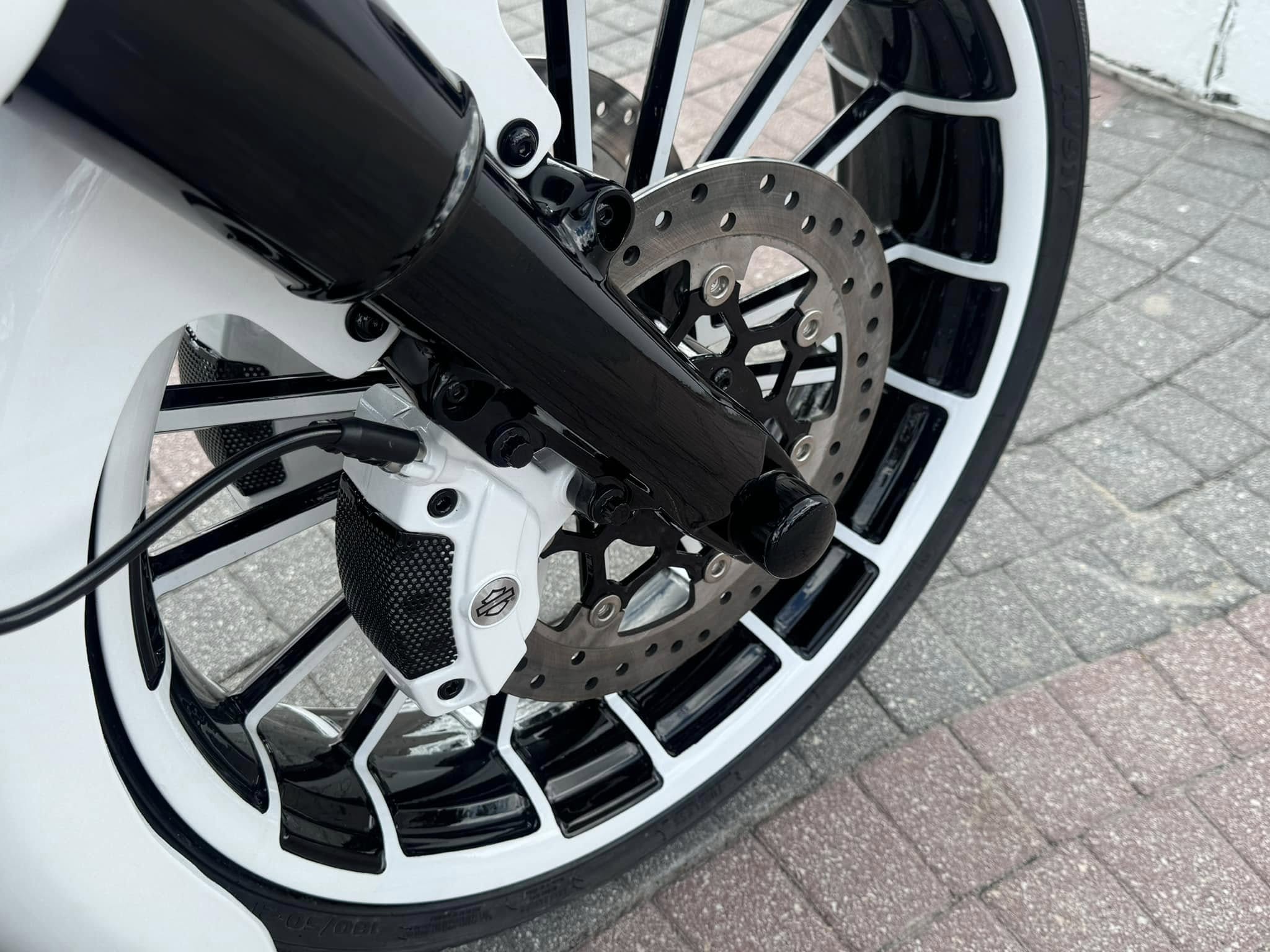 2023 21" Fat Tire Road Glide RG3 Trike