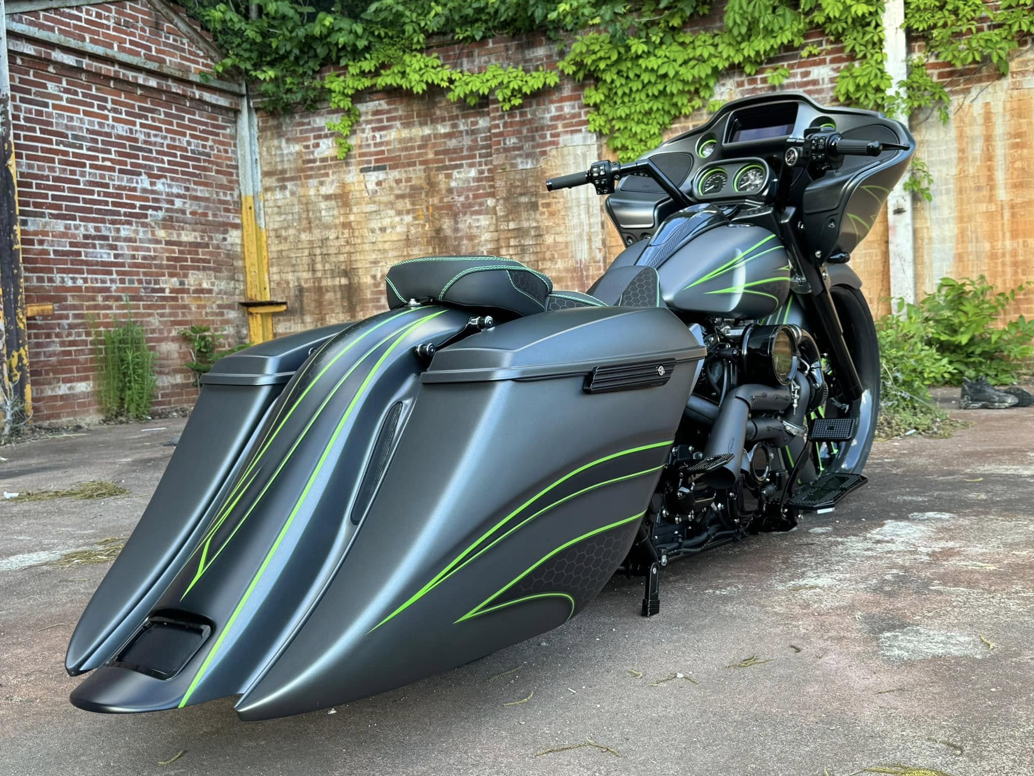 2023 23" Fat Tire Road Glide