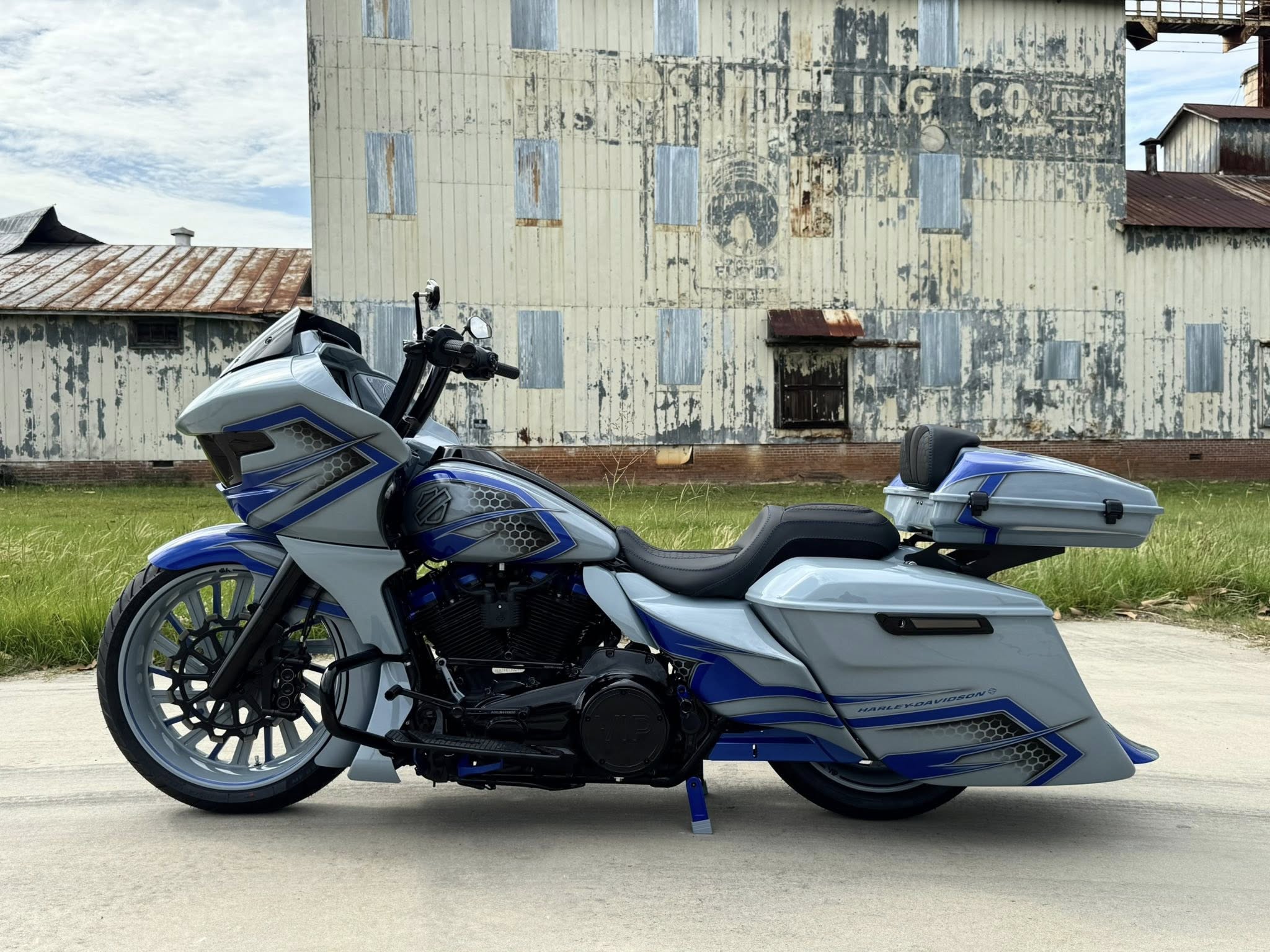 2025 21" Fat Tire Road Glide