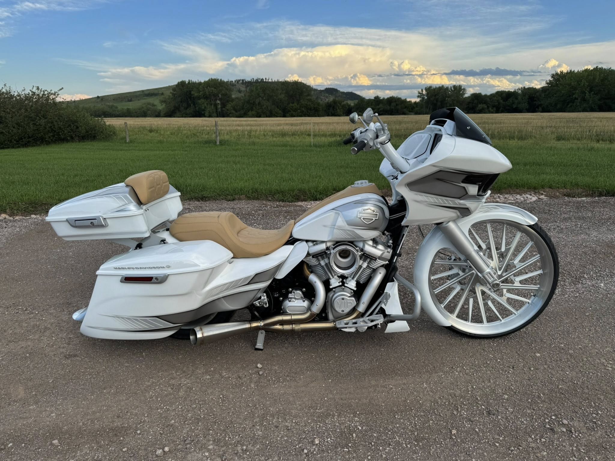 2024 26" Luxury Road Glide