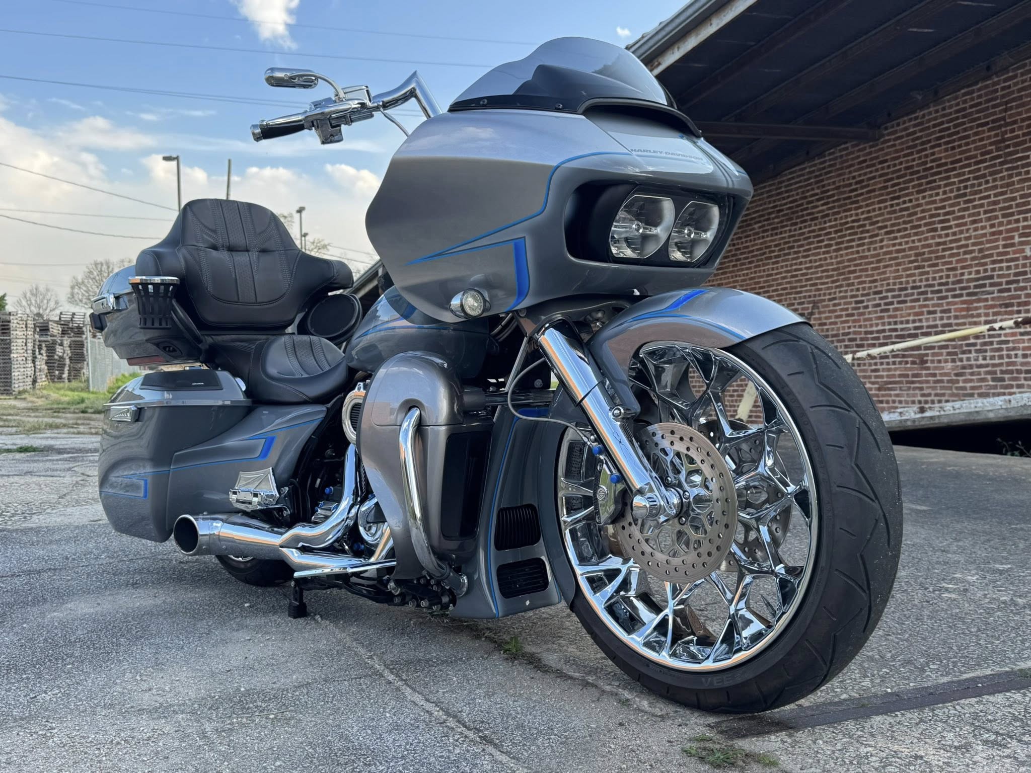 2022 Harley-Davidson Fat Tire Road Glide Limited