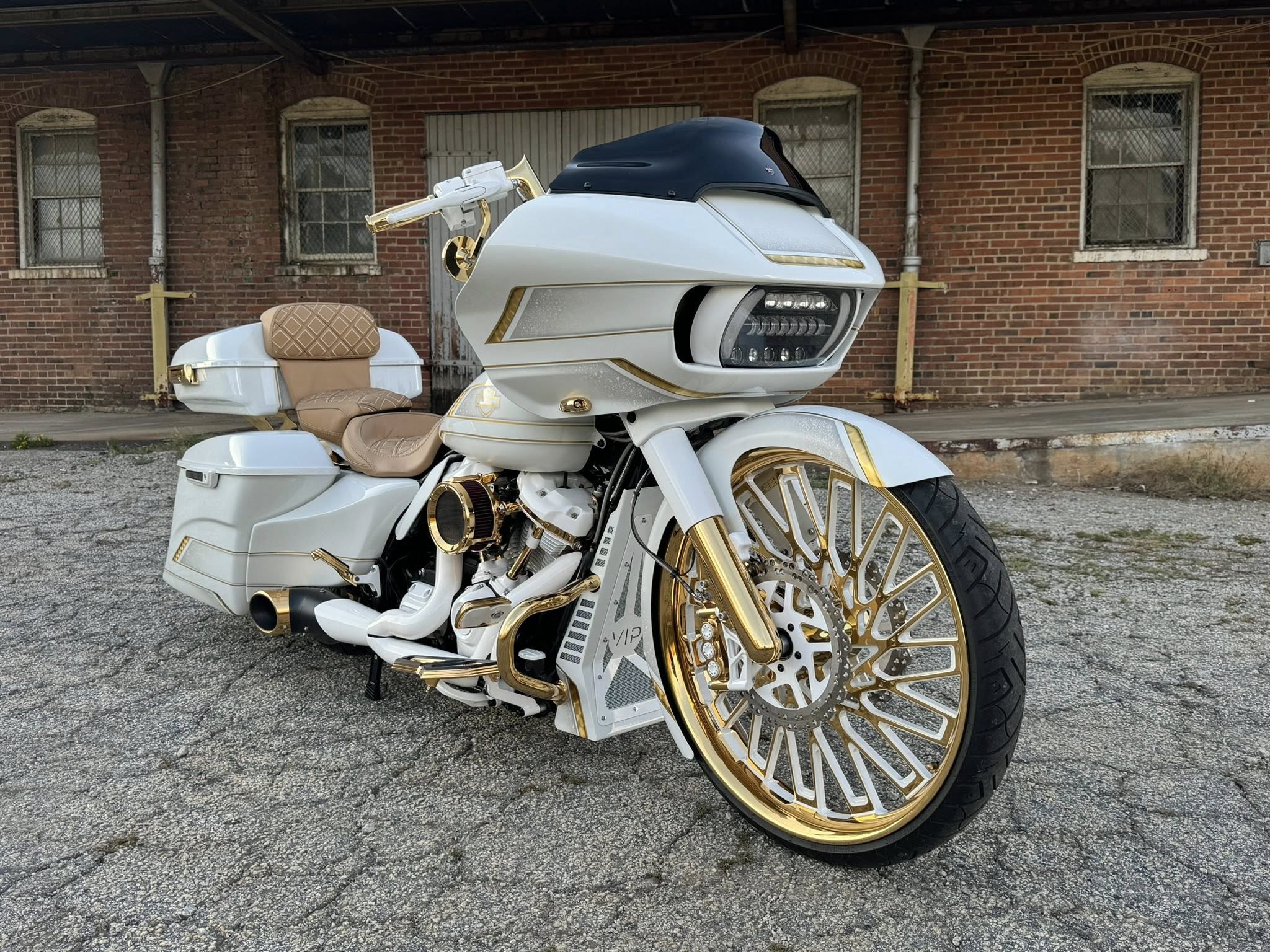 2021 Harley-Davidson 24K Gold 26" Road Glide