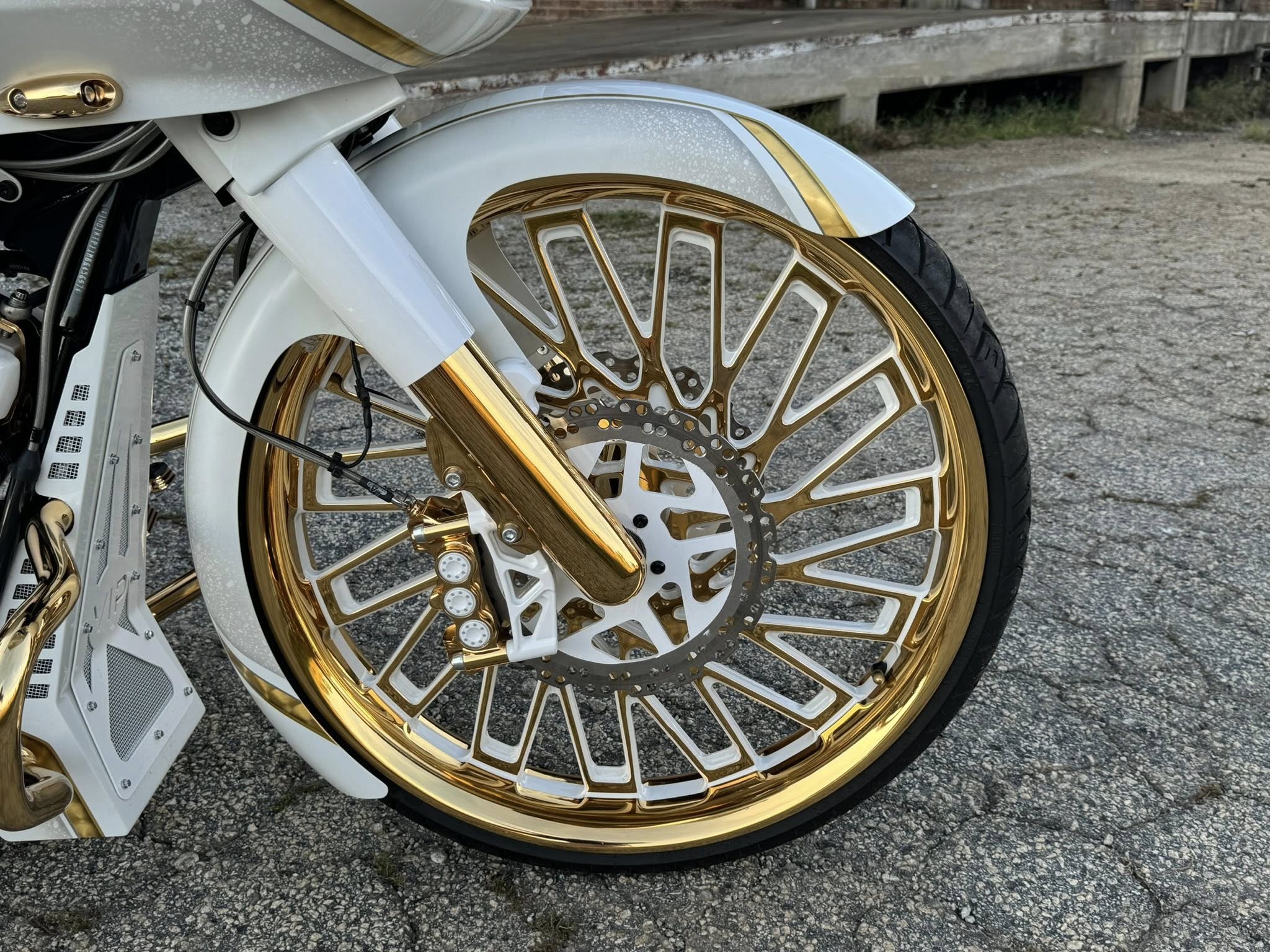 2021 Harley-Davidson 24K Gold 26" Road Glide