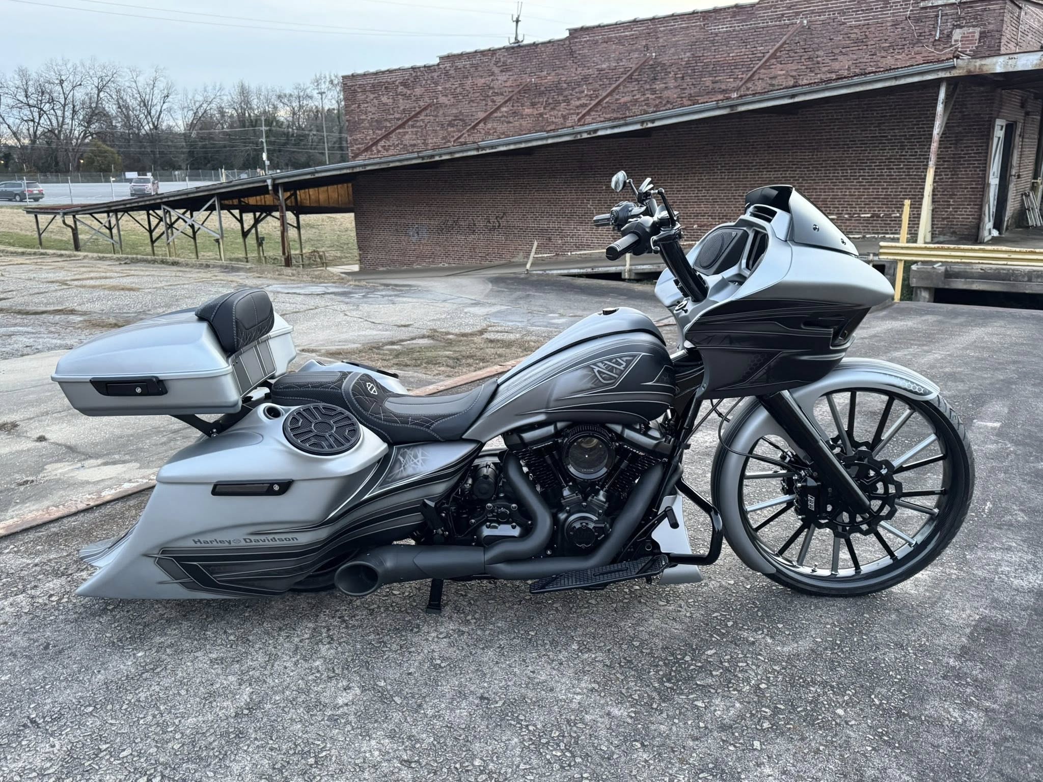 2025 Harley-Davidson Luxury 26" Road Glide