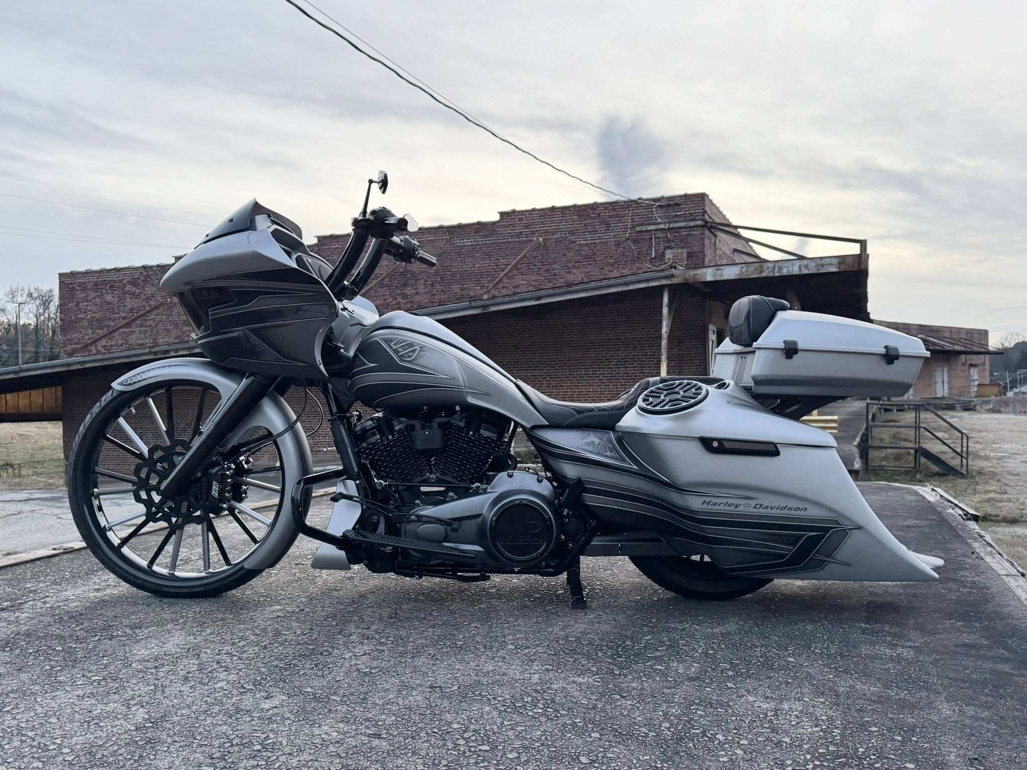 2025 Harley-Davidson Luxury 26" Road Glide