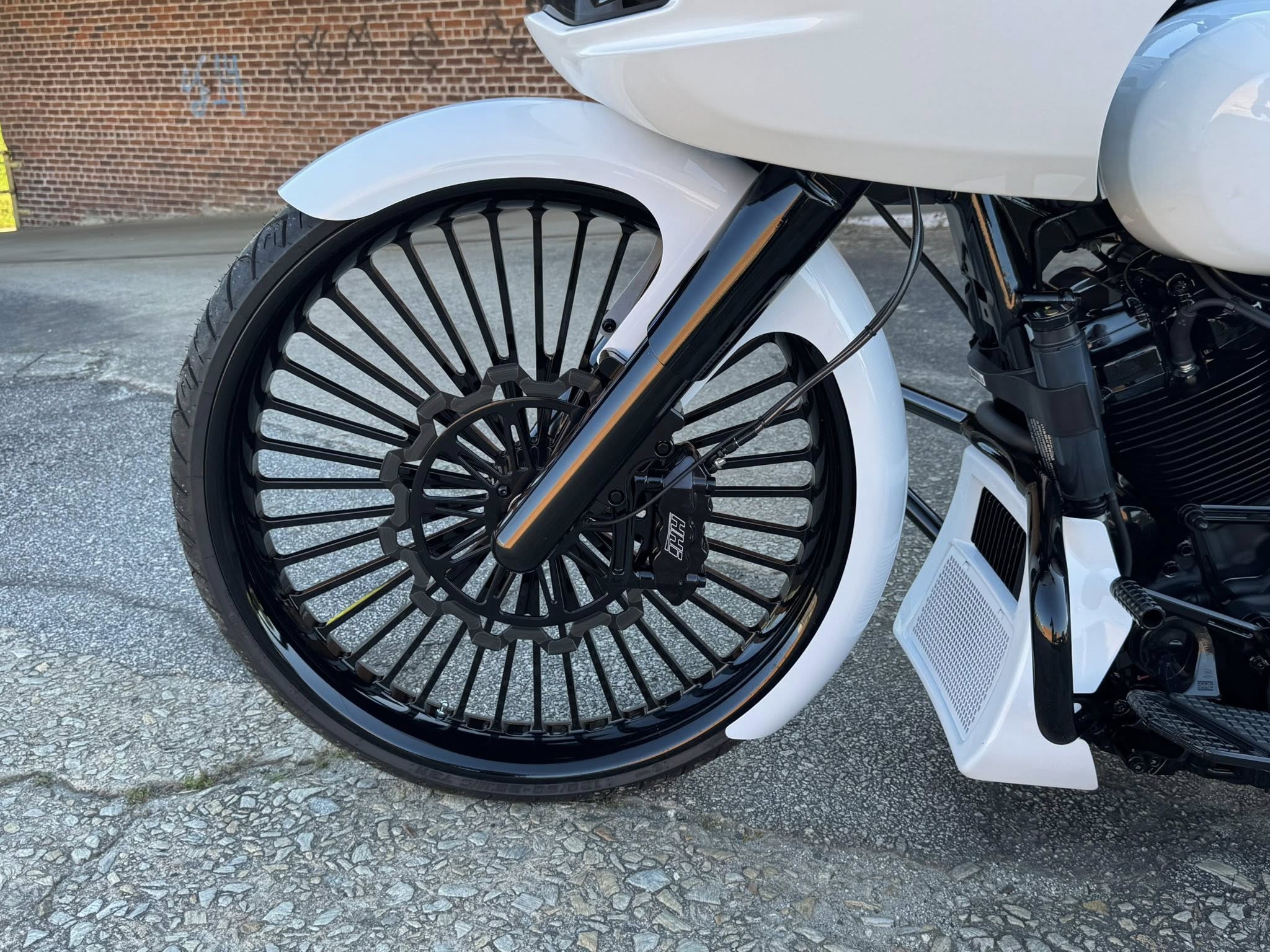 2025 Harley-Davidson Luxury 26" Road Glide