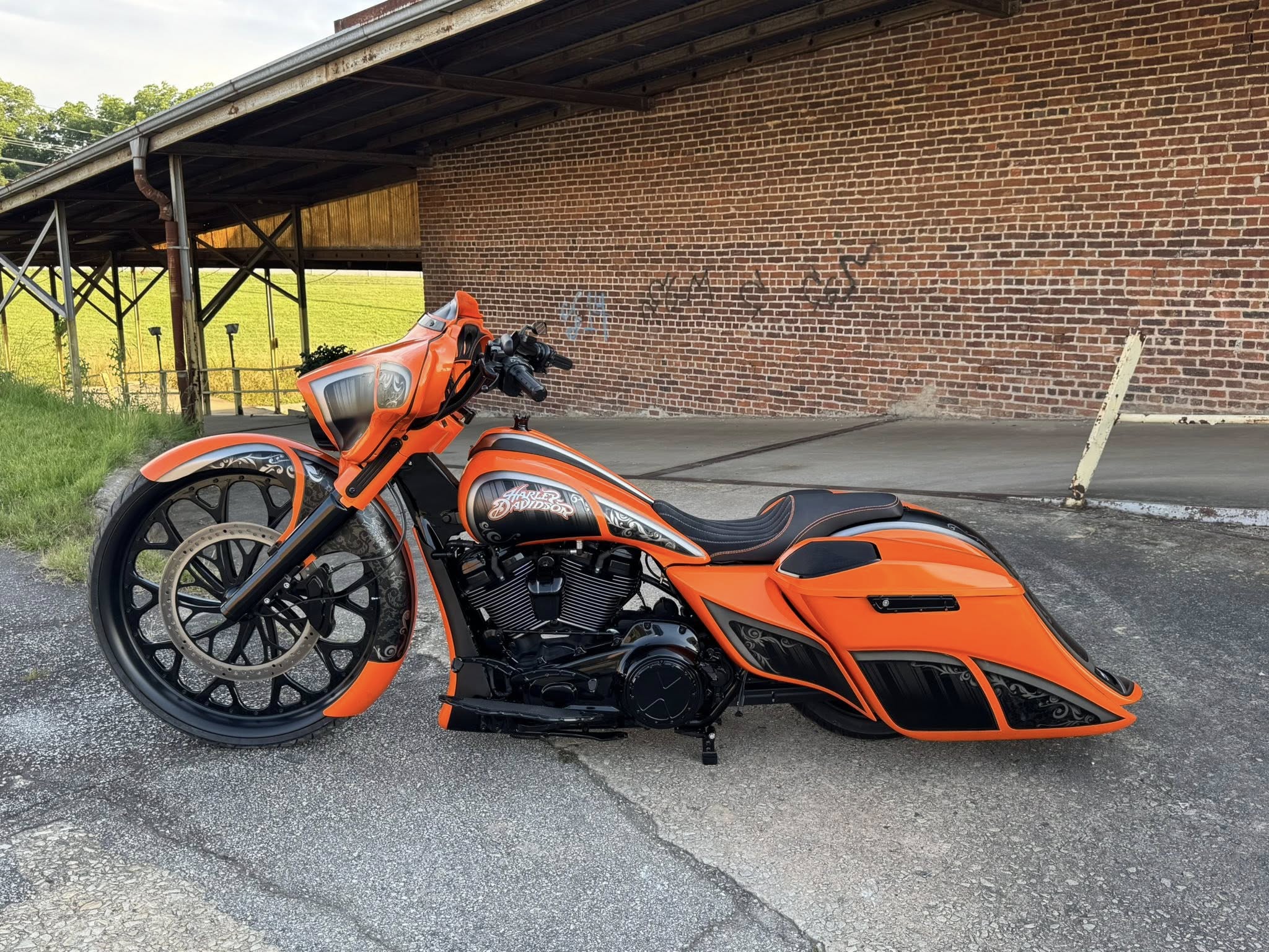 2017 Harley-Davidson 30" Custom Street Glide