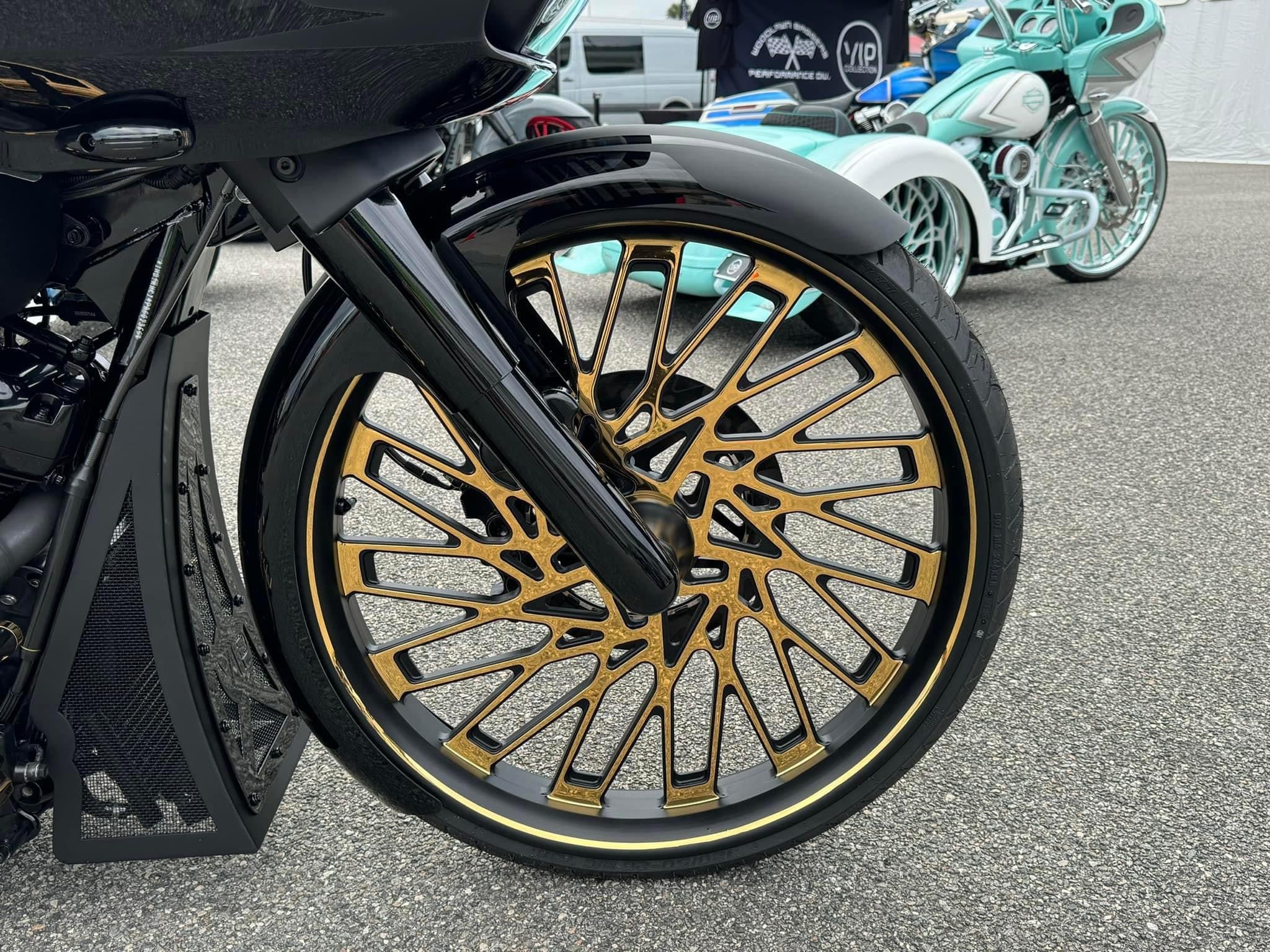 2023 26” VIP Road Glide