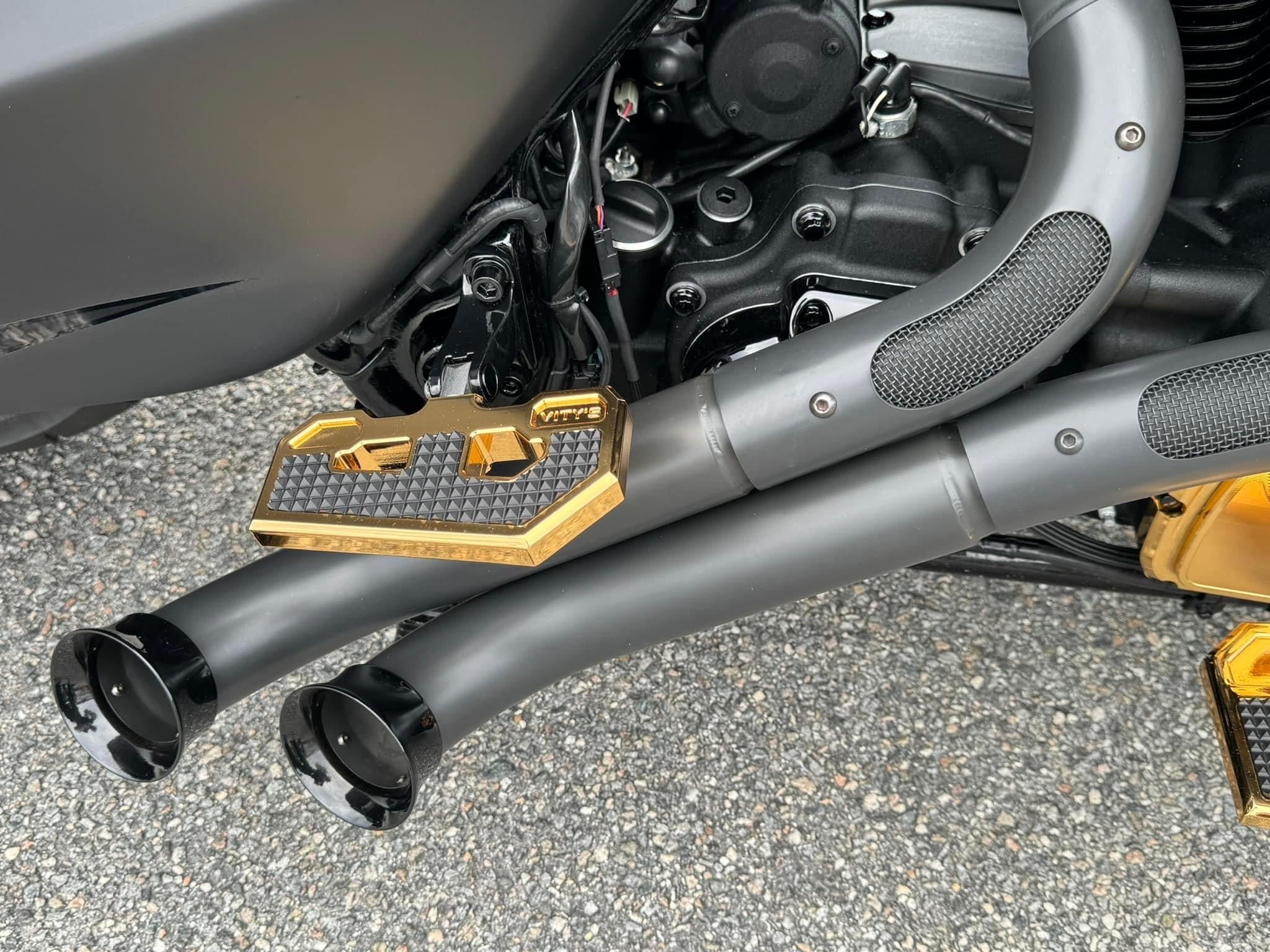 2023 26” VIP Road Glide