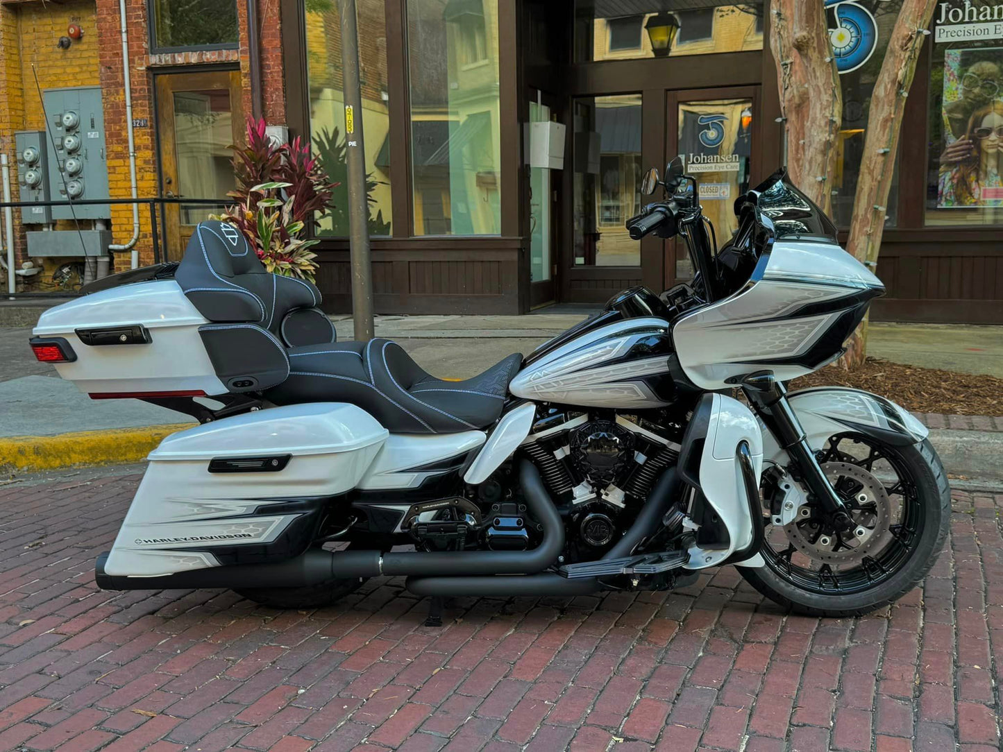 2022 Fat Tire Road Glide Limited