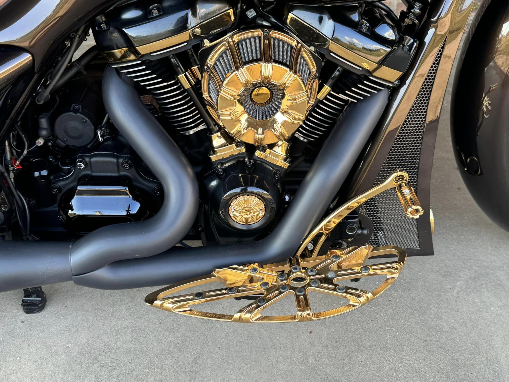 2017 30" VIP Luxury Street Glide