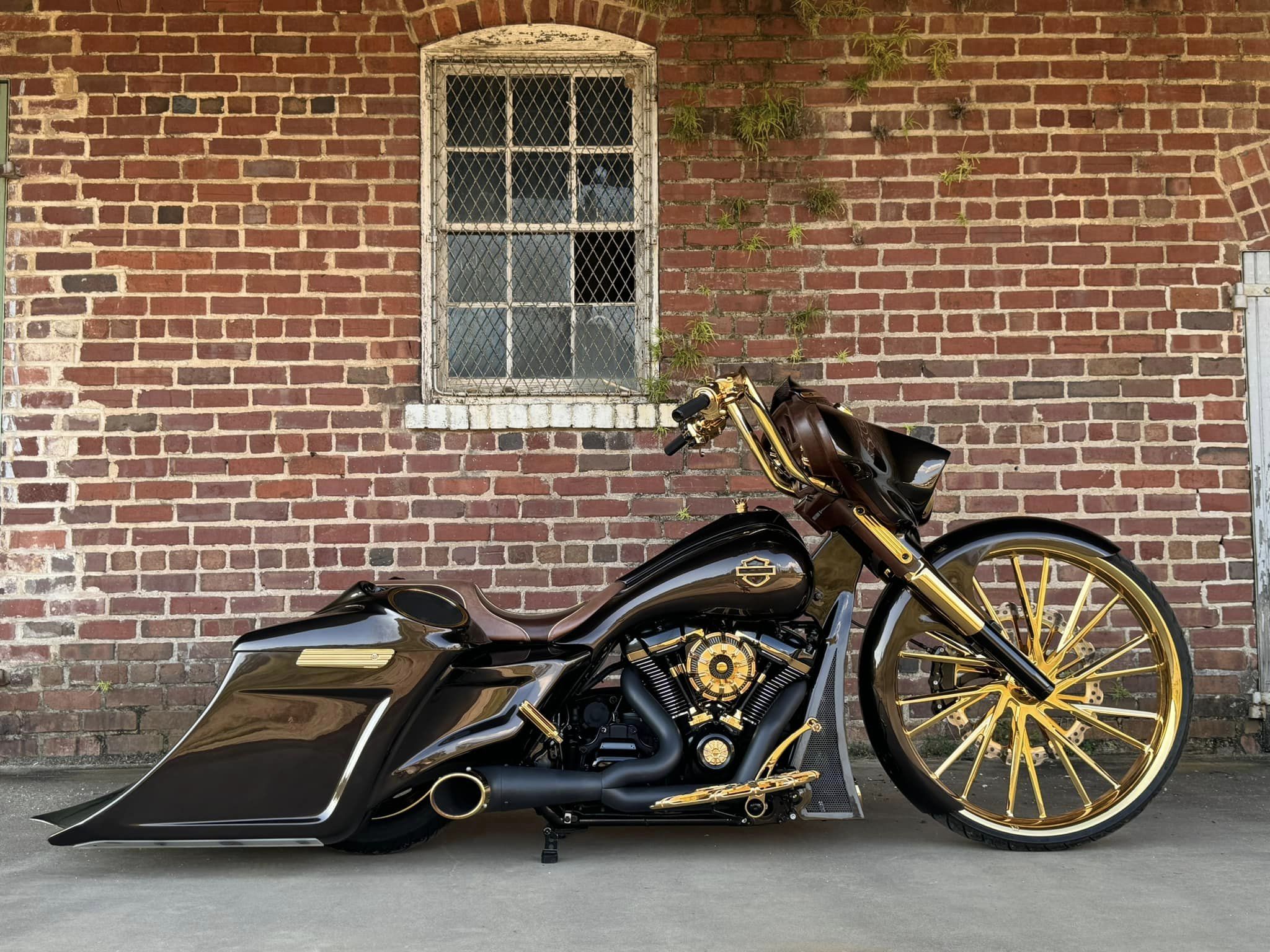 2017 30" VIP Luxury Street Glide