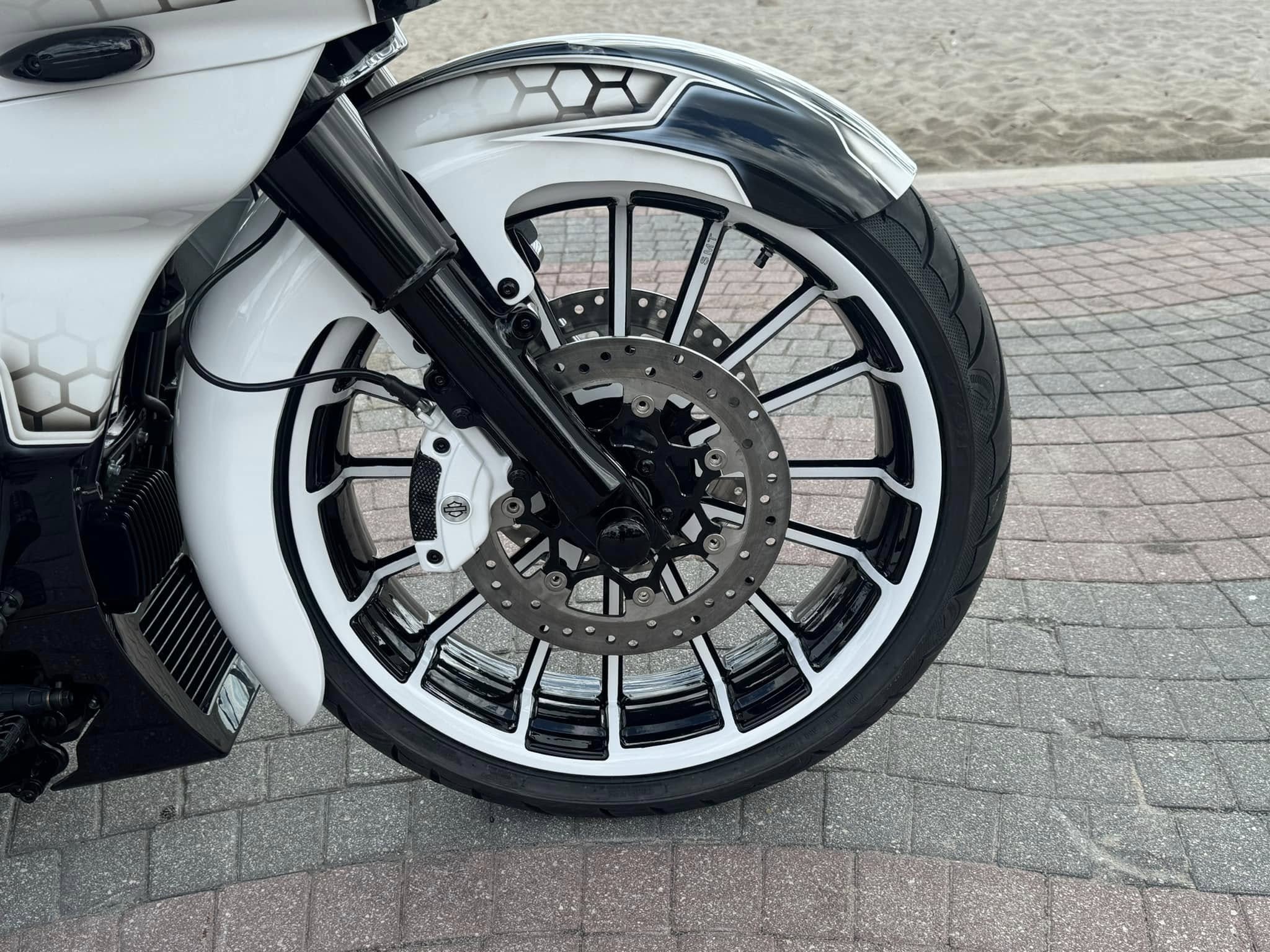 2023 21" Fat Tire Road Glide RG3 Trike