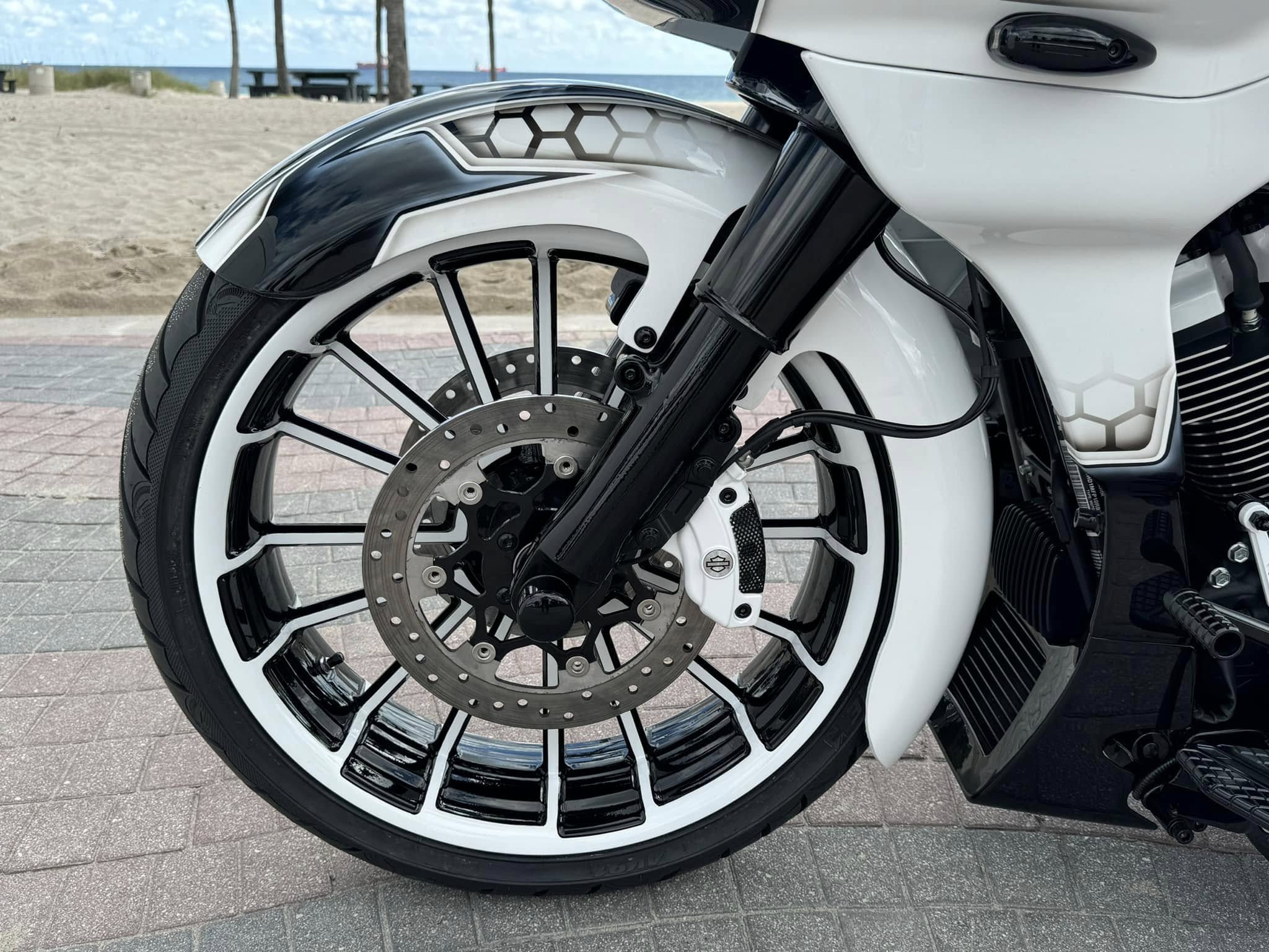 2023 21" Fat Tire Road Glide RG3 Trike