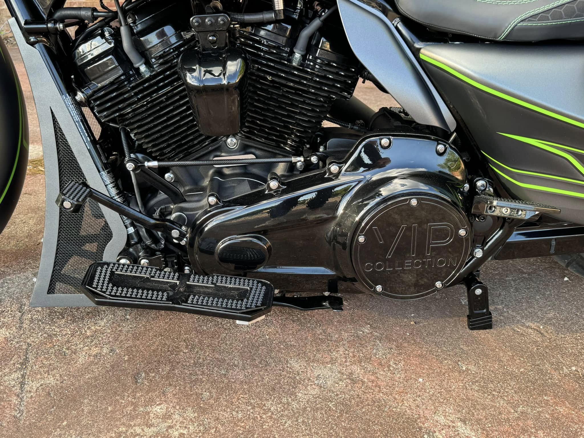 2023 23" Fat Tire Road Glide