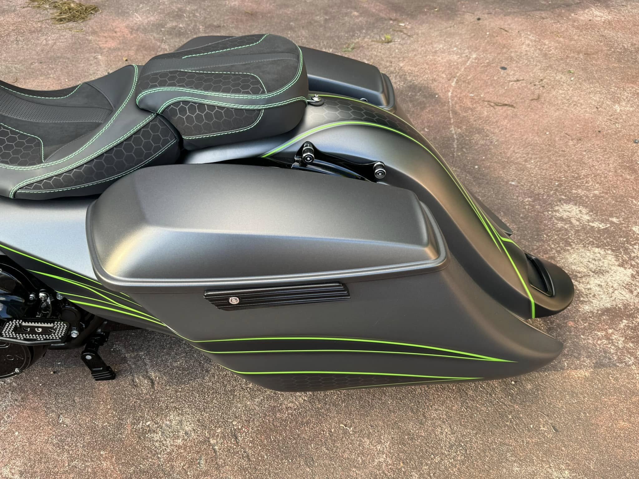 2023 23" Fat Tire Road Glide