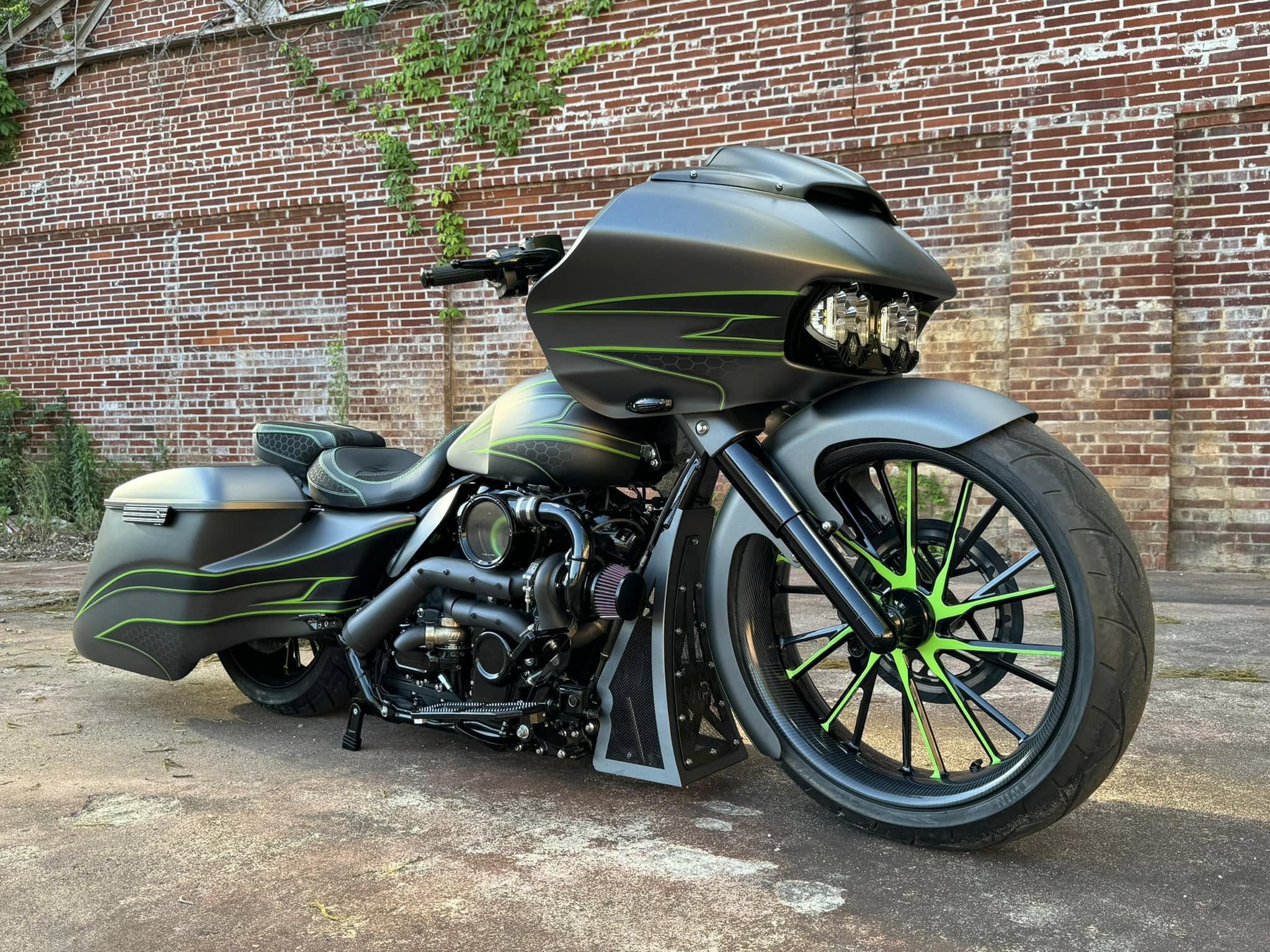 2023 23" Fat Tire Road Glide