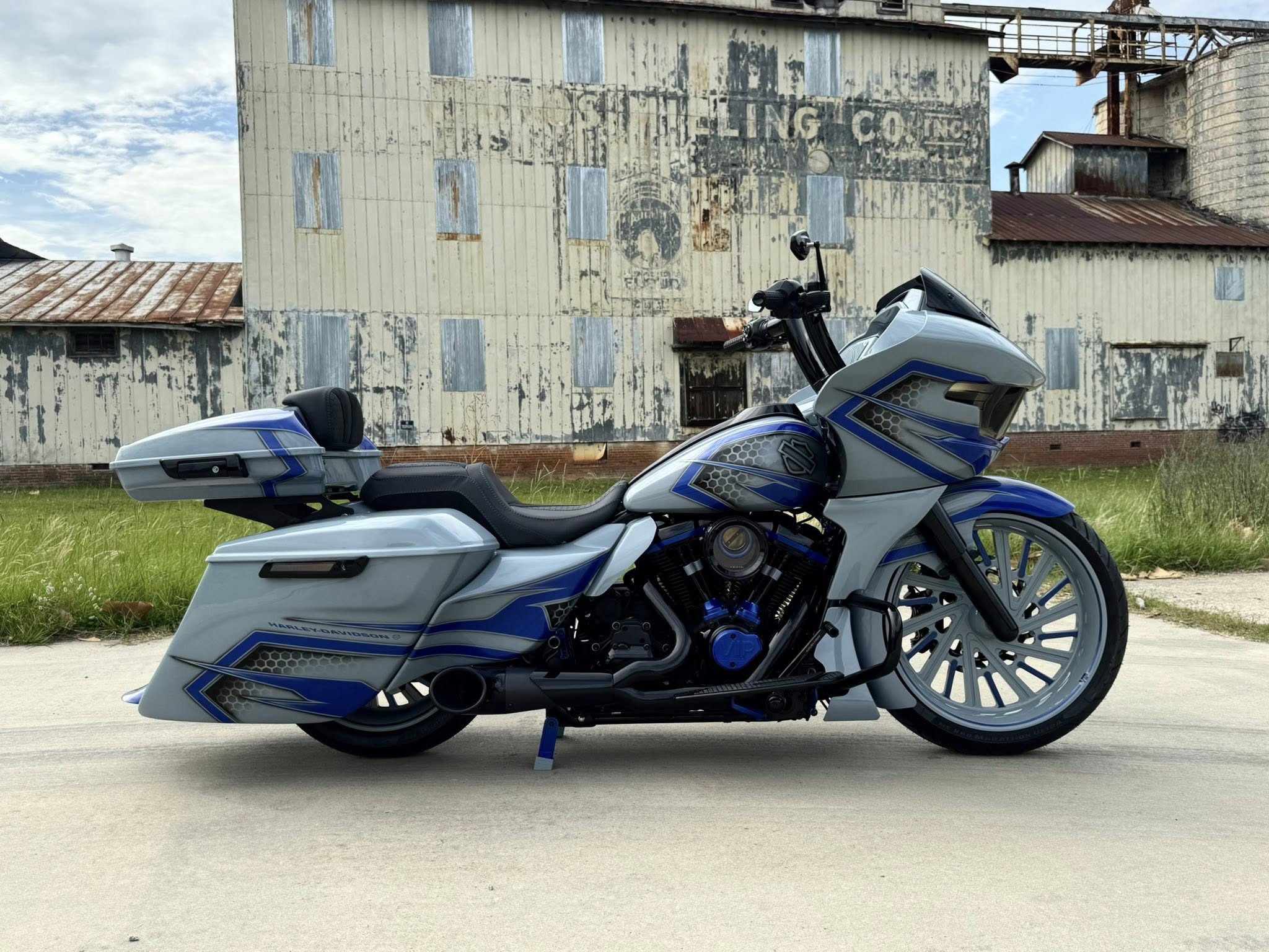 2025 21" Fat Tire Road Glide