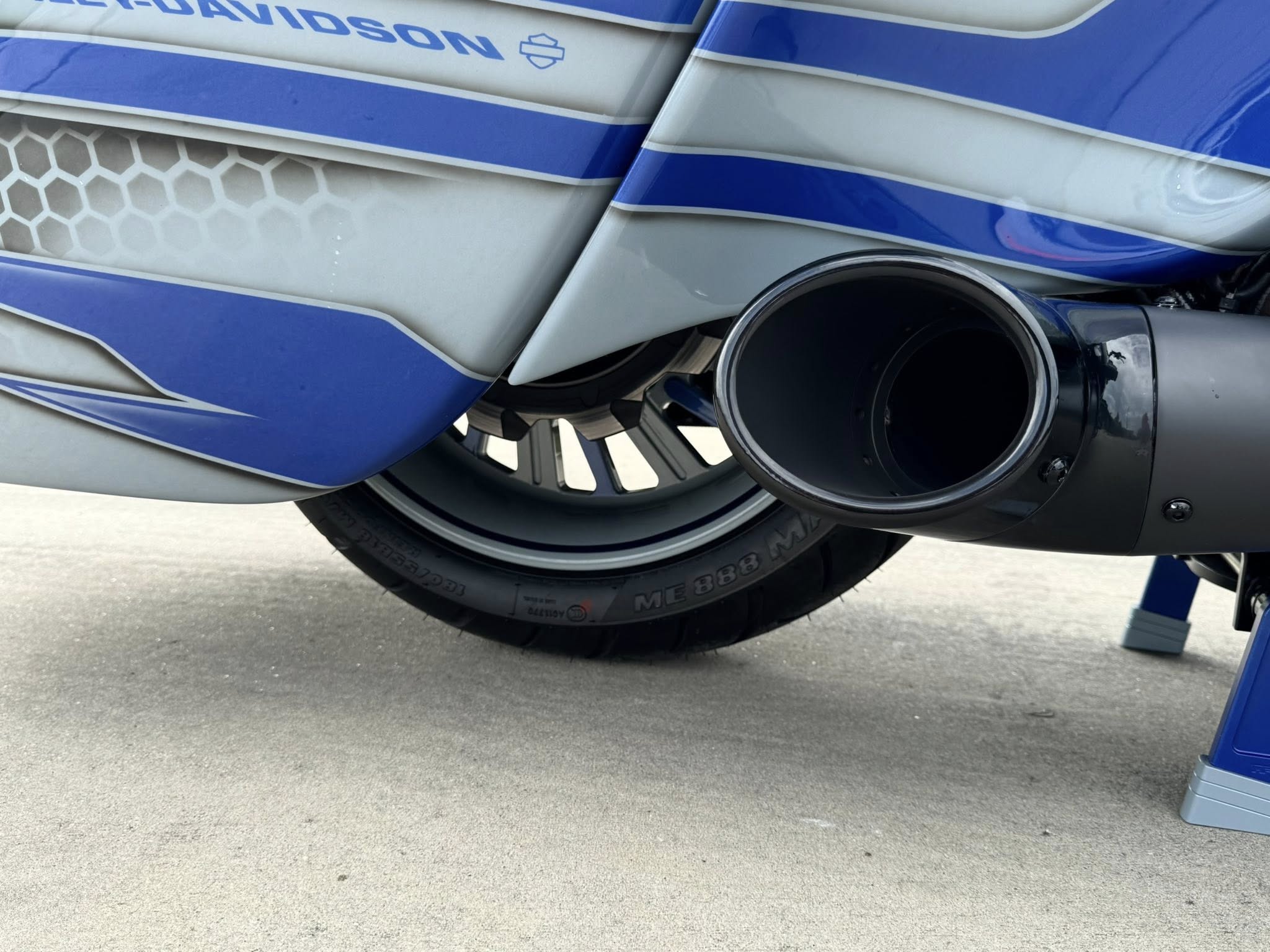 2025 21" Fat Tire Road Glide