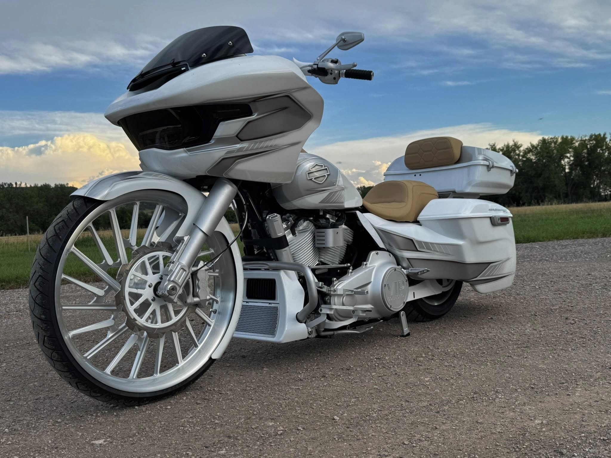 2024 26" Luxury Road Glide