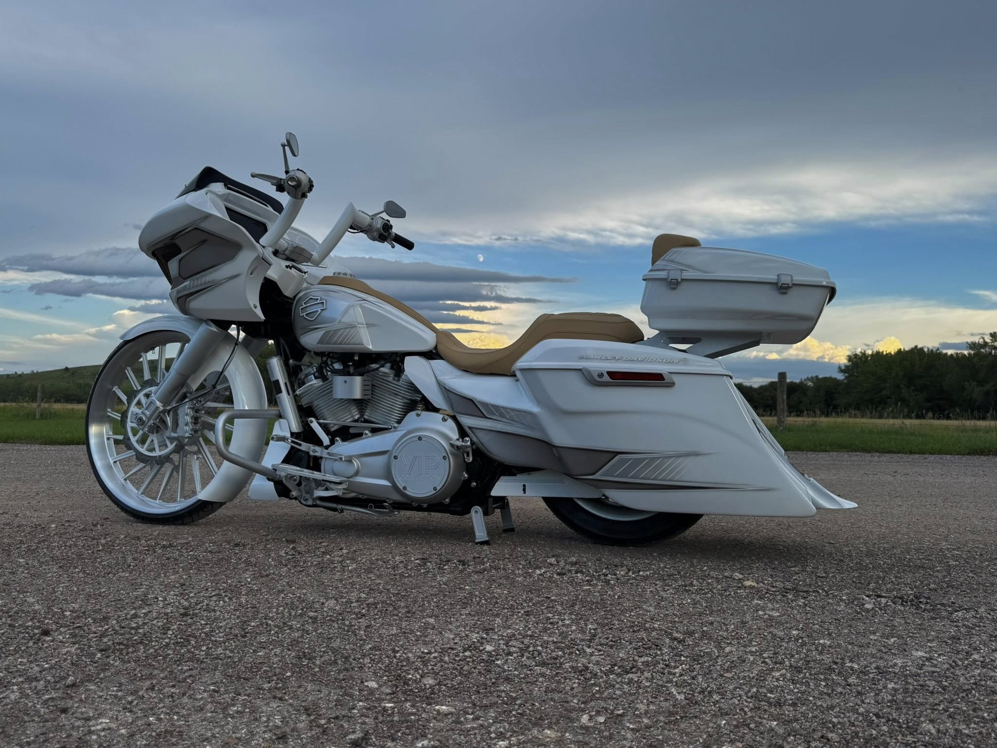 2024 26" Luxury Road Glide