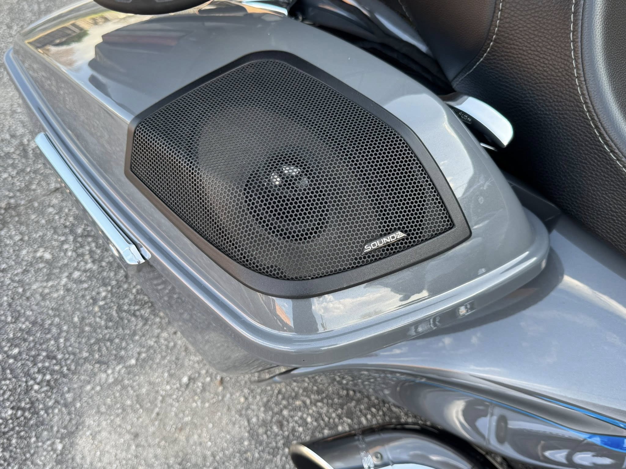 2022 Harley-Davidson 23" Fat Tire Road Glide Limited