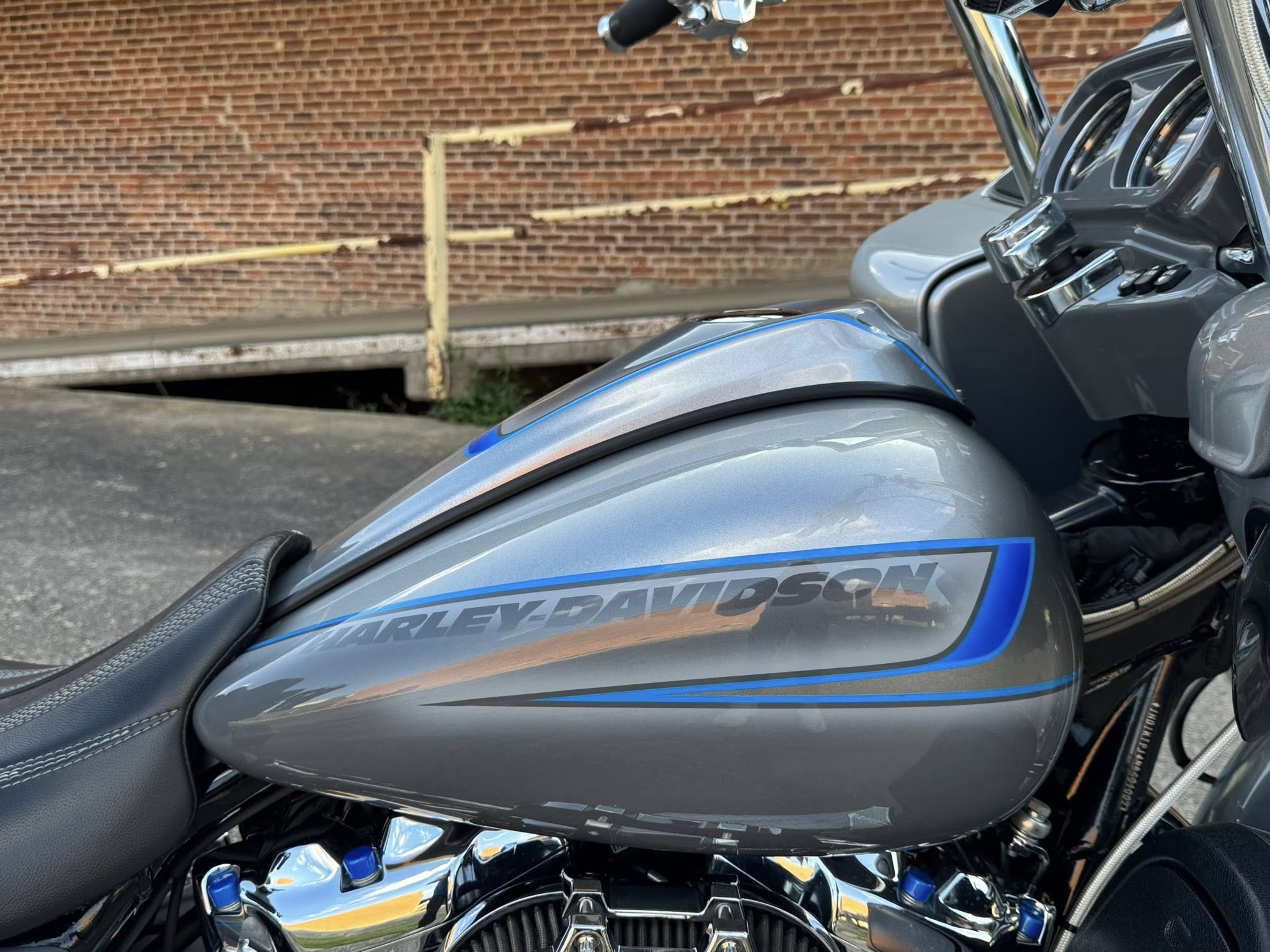 2022 Harley-Davidson 23" Fat Tire Road Glide Limited
