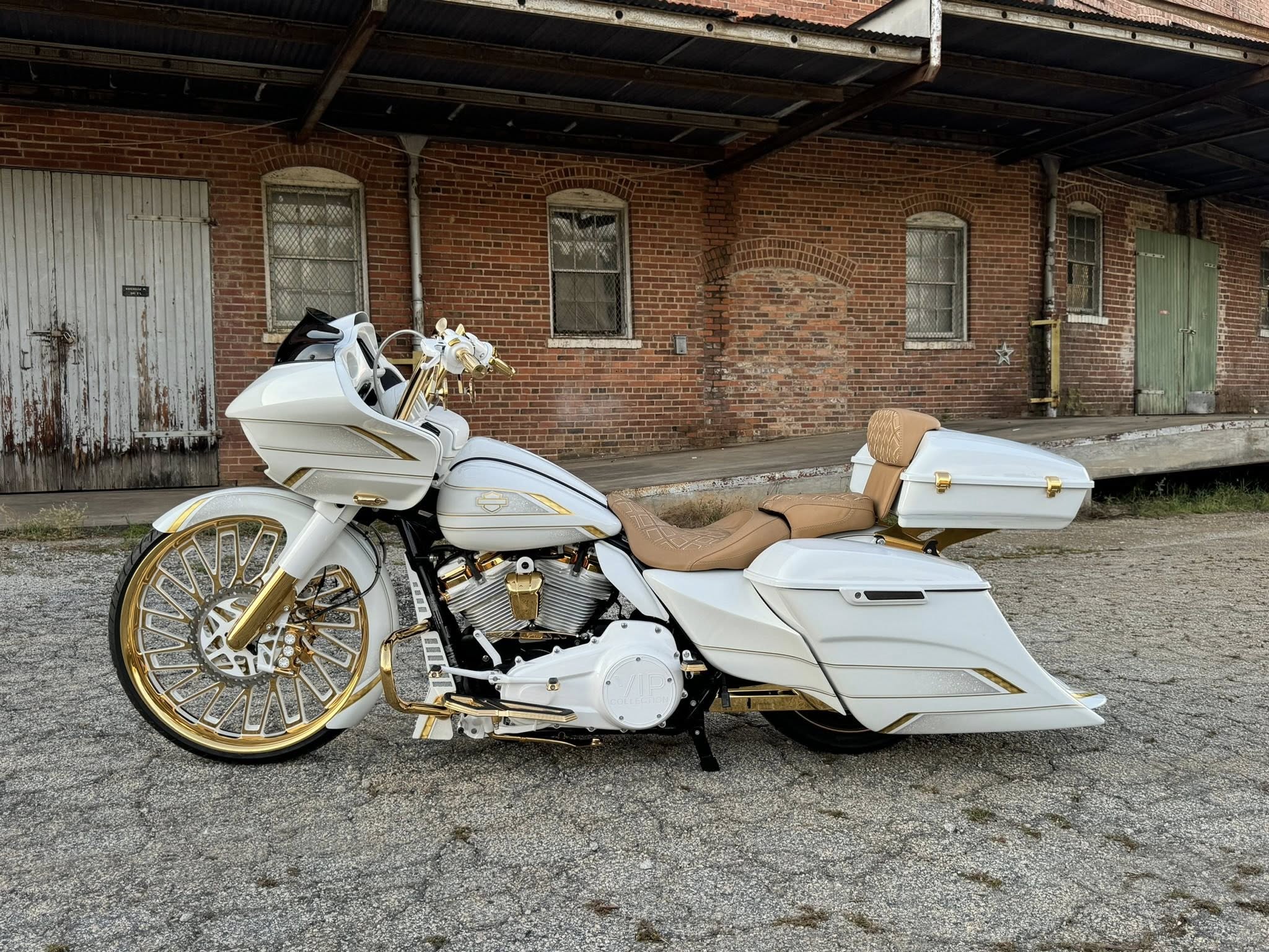 2021 Harley-Davidson 24K Gold 26" Road Glide