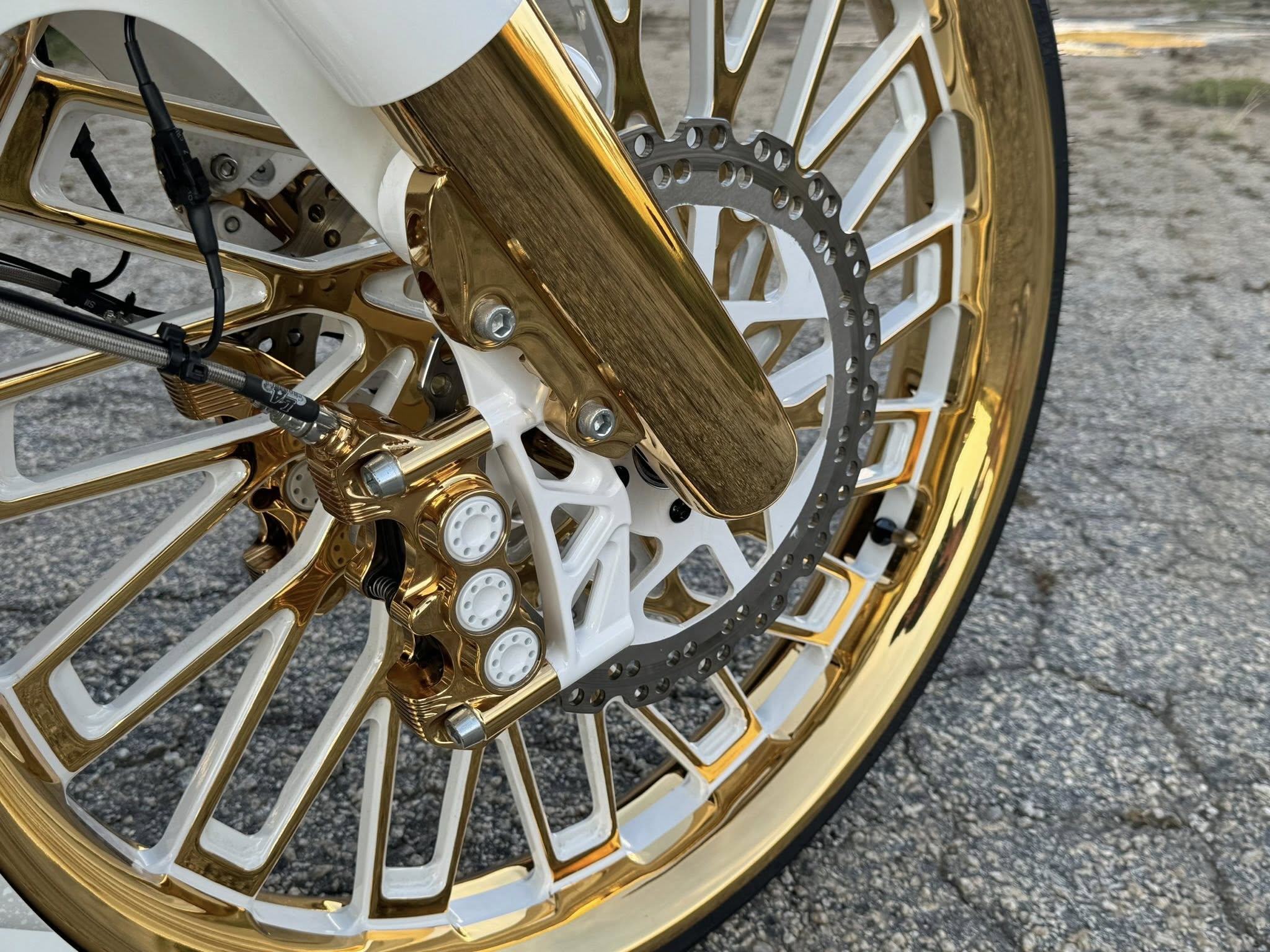 2021 Harley-Davidson 24K Gold 26" Road Glide