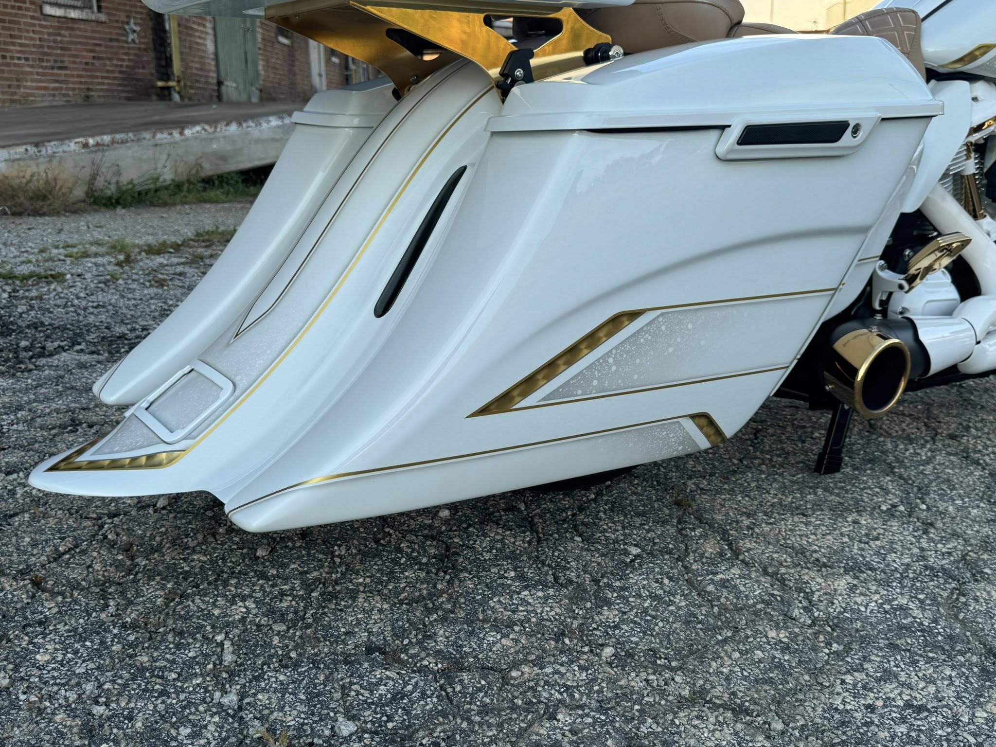 2021 Harley-Davidson 24K Gold 26" Road Glide