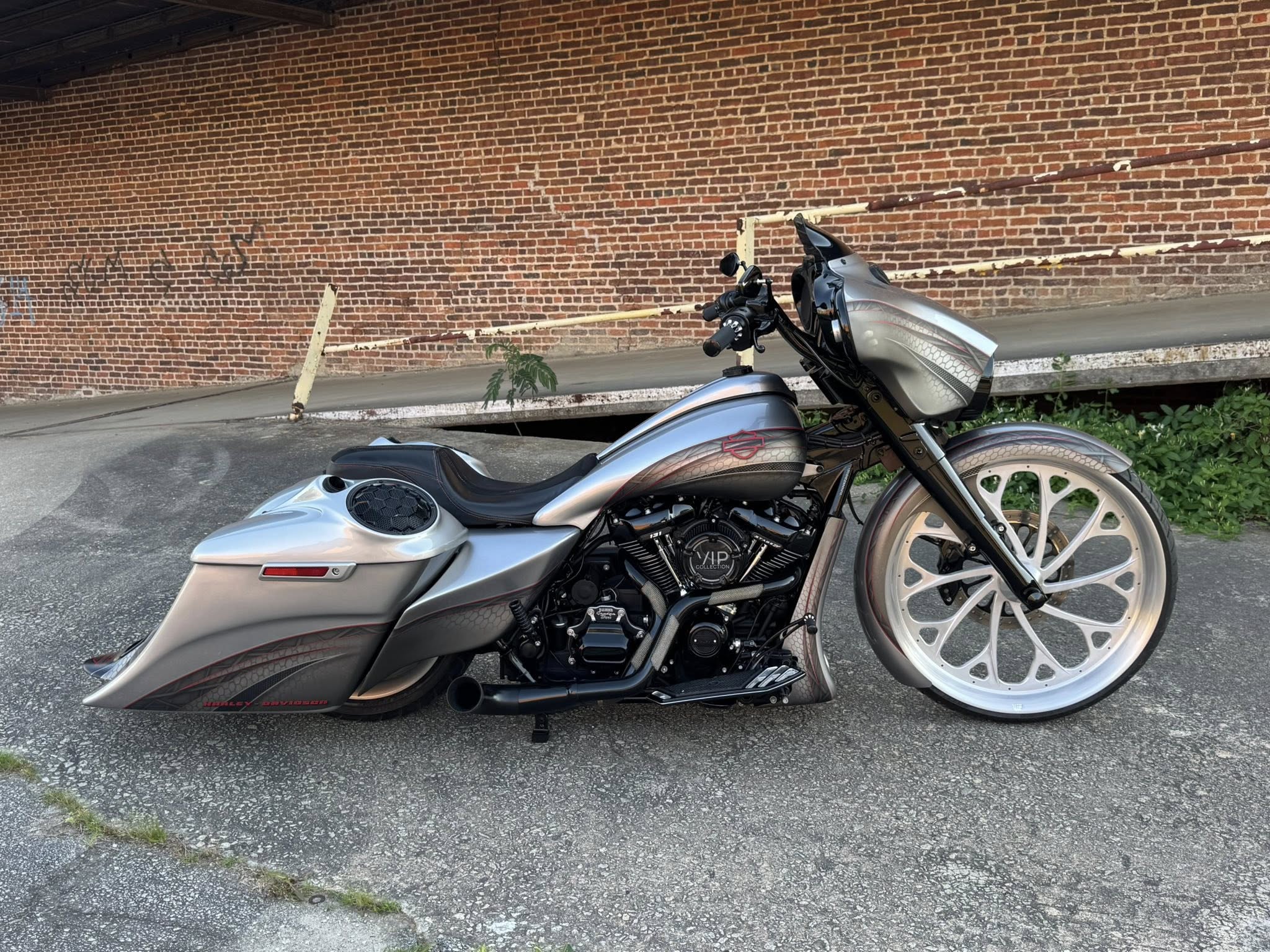 2019 Harley-Davidson Custom Street Glide
