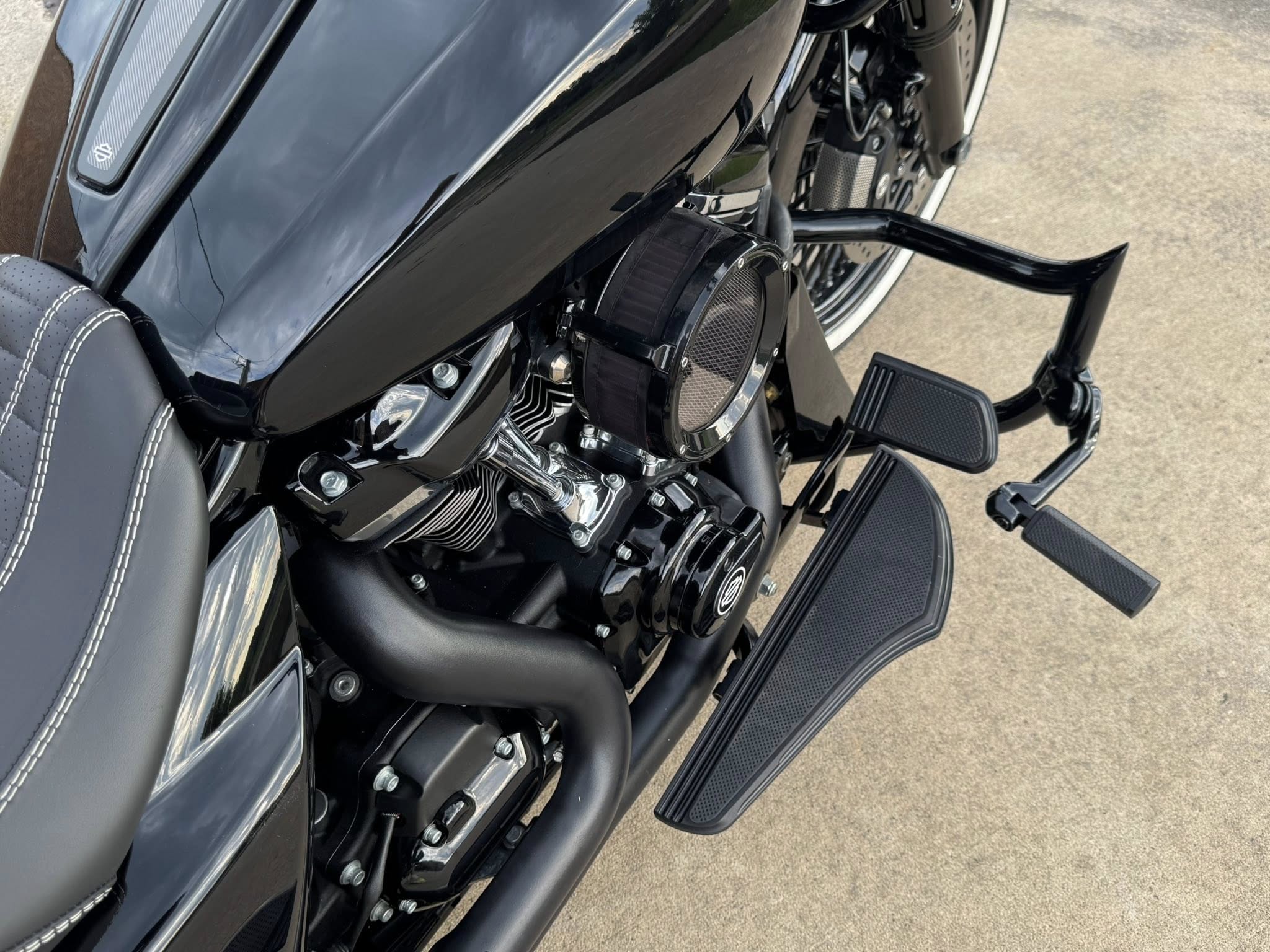 2025 Harley-Davidson Custom Road Glide