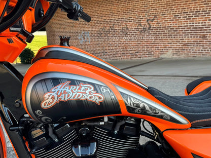 2017 Harley-Davidson 30" Custom Street Glide