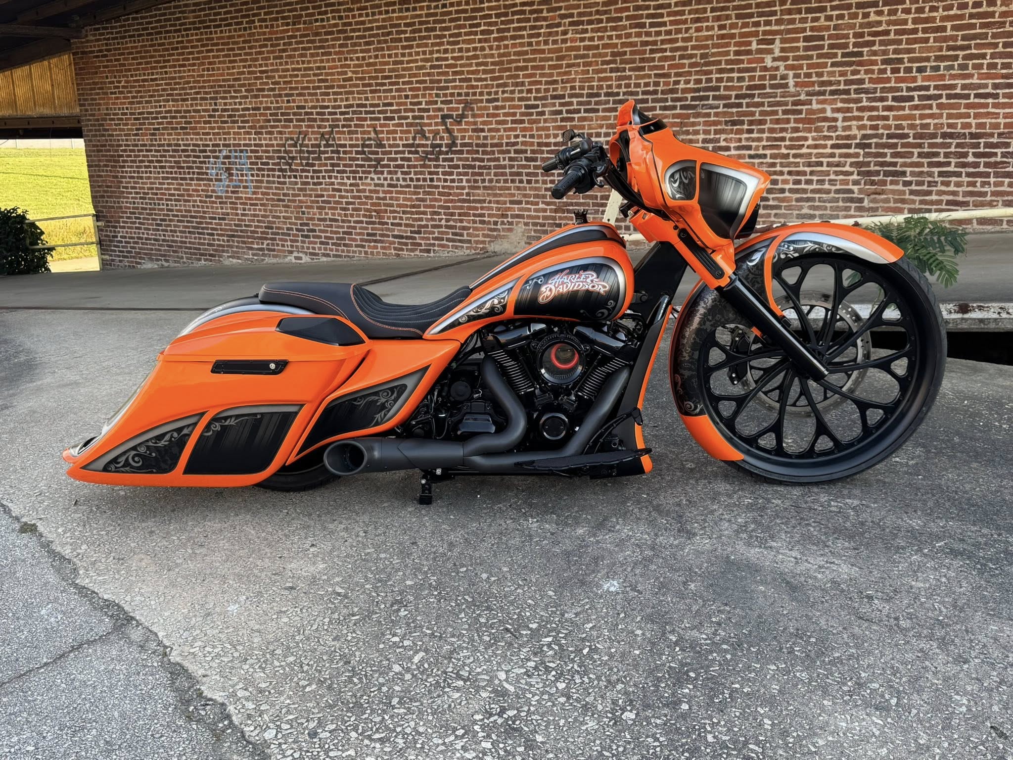 2017 Harley-Davidson 30" Custom Street Glide