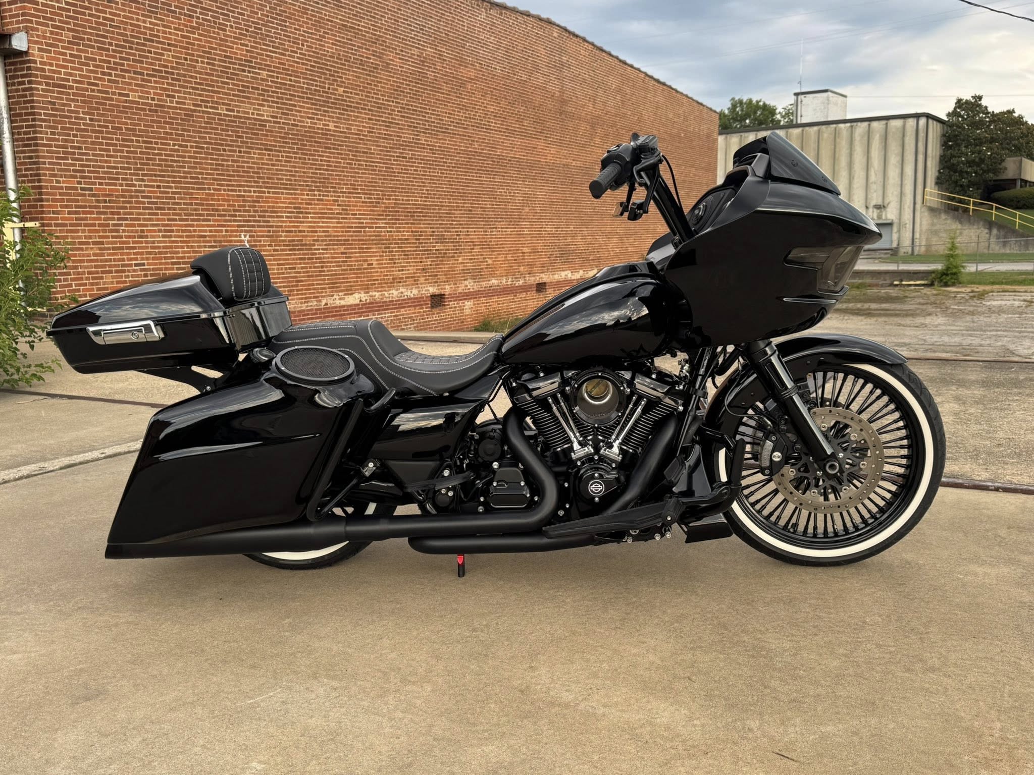 2025 Harley-Davidson Custom Road Glide