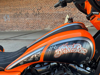 2017 Harley-Davidson 30" Custom Street Glide