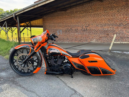 2017 Harley-Davidson 30" Custom Street Glide