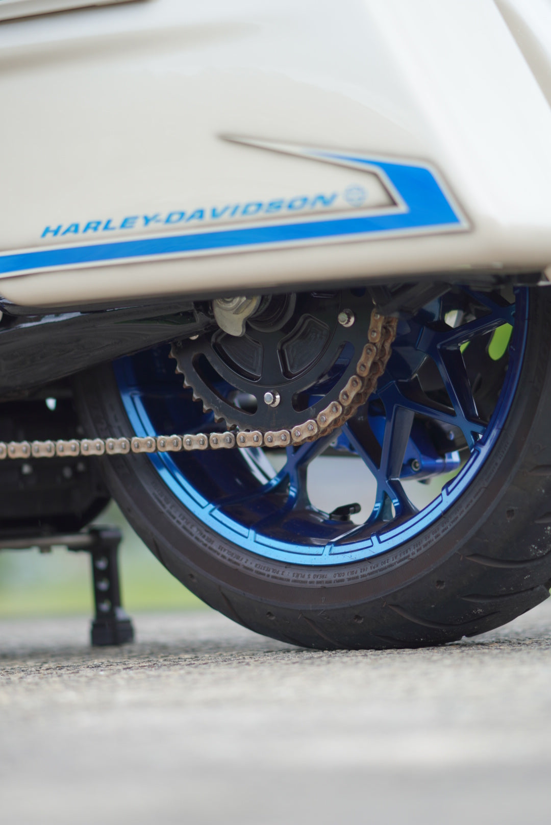 2023 21” Fat Tire Road Glide Hybrid