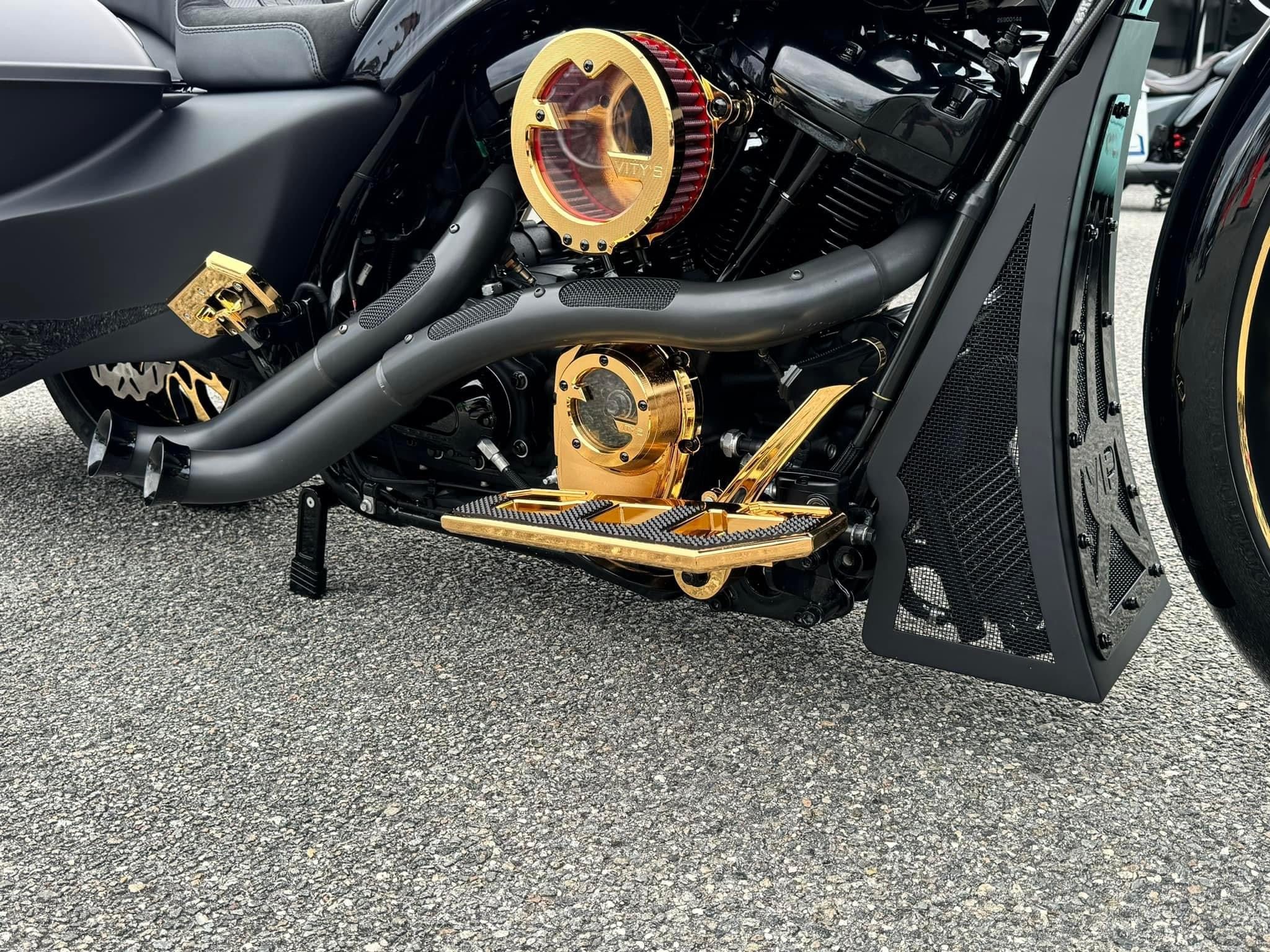 2023 26” VIP Road Glide