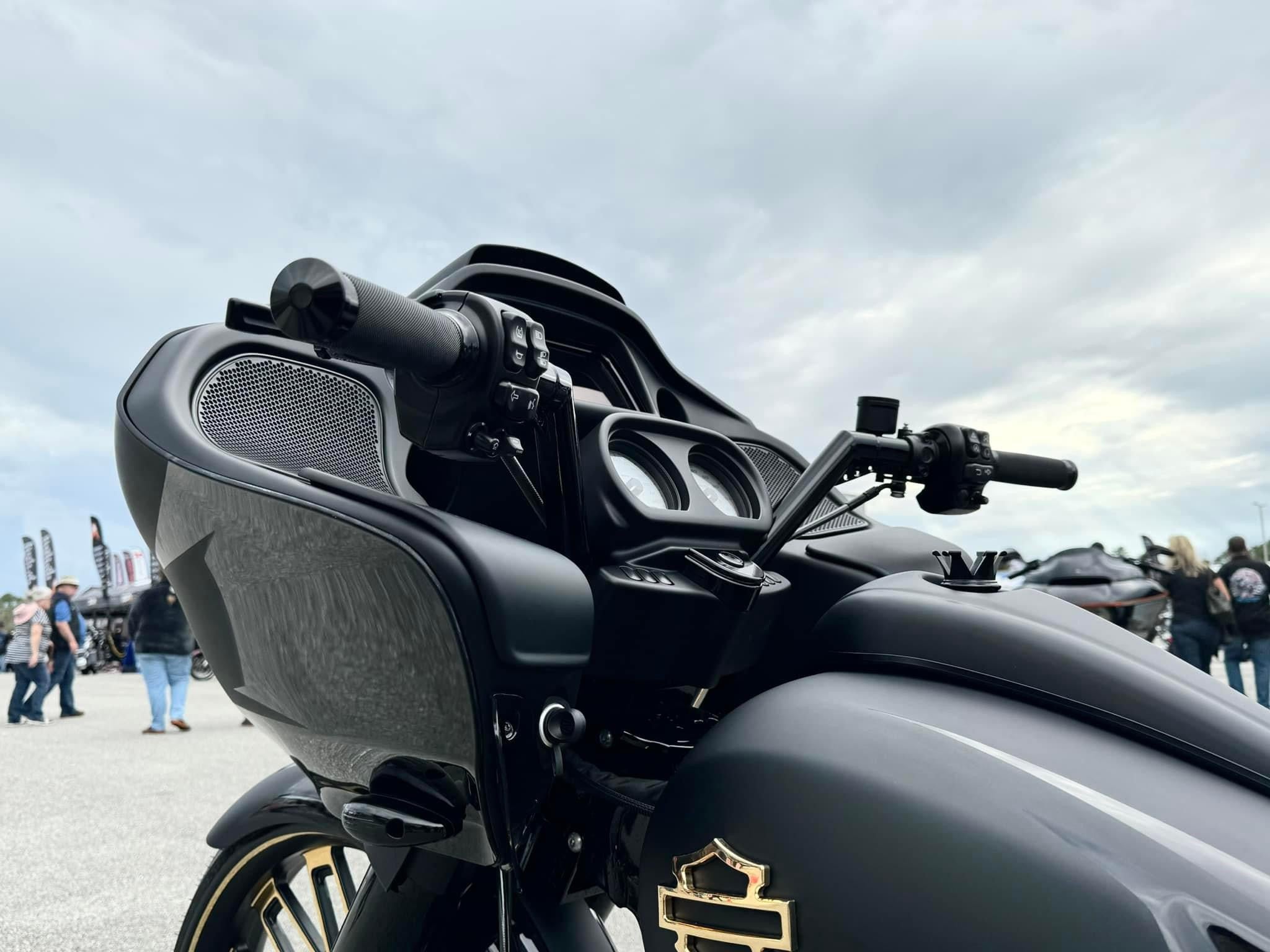 2023 26” VIP Road Glide