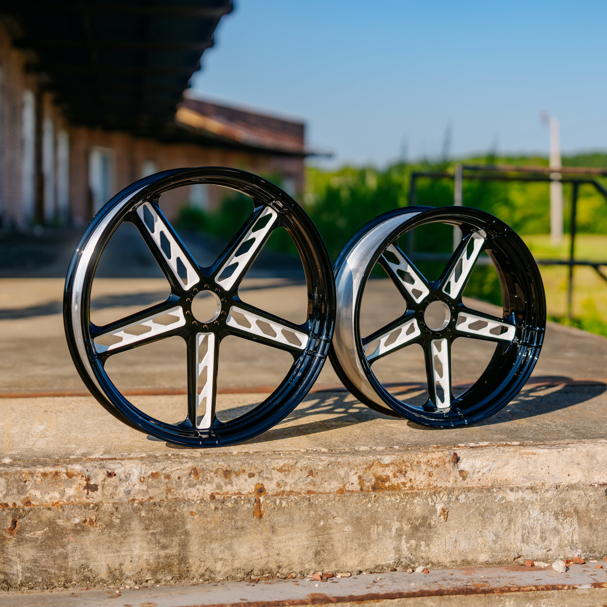 21-18" Dual Color Wheel Sets